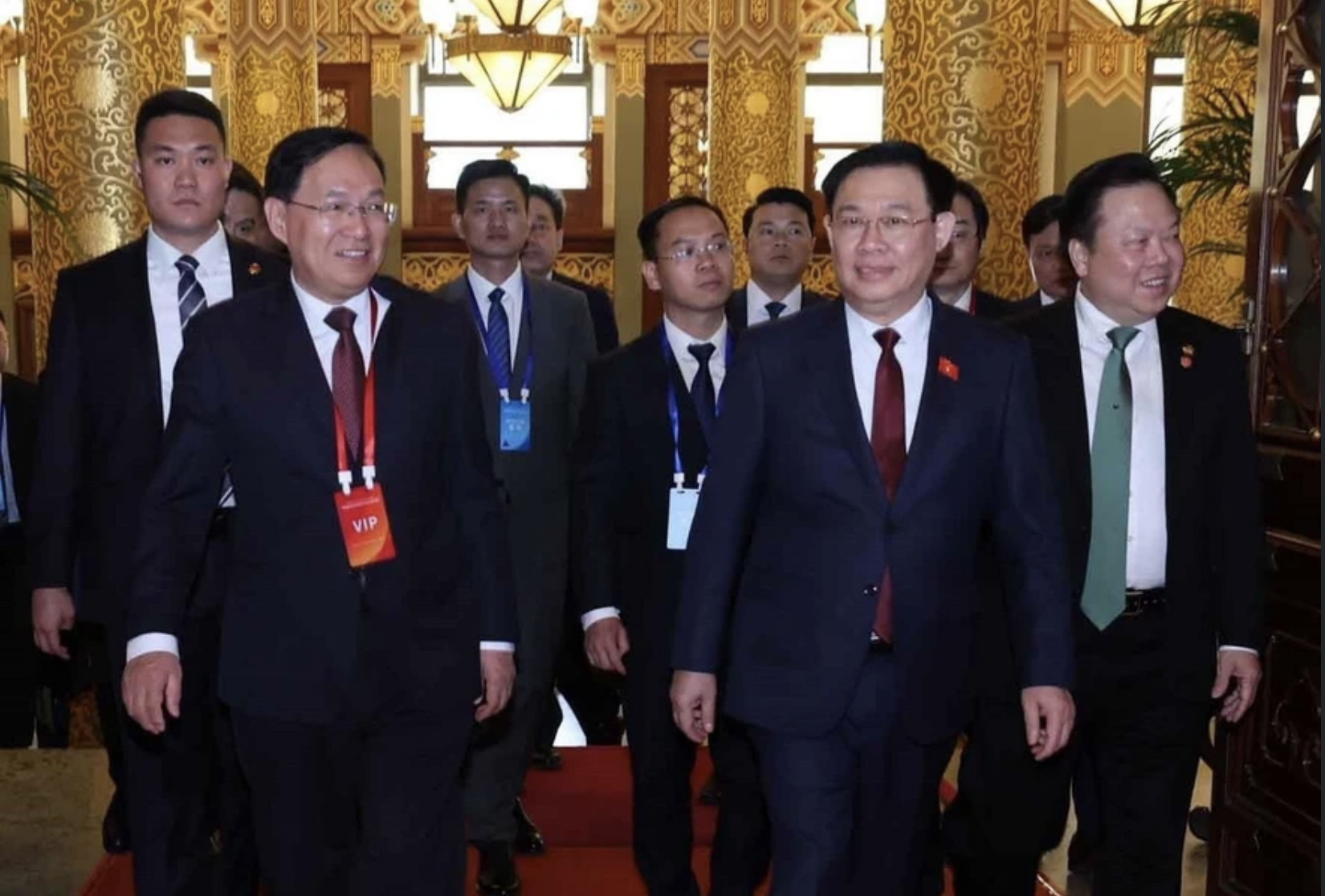 Chủ tịch QH Vương Đ&igrave;nh Huệ dự tọa đ&agrave;m doanh nghiệp nh&agrave; nước Việt Nam - Trung Quốc- Ảnh 2.