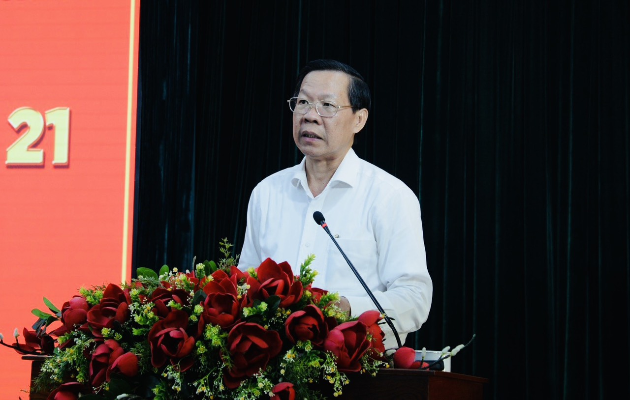 Chủ tịch UBND TP HCM giao nhiều việc quan trọng cho quận 1- Ảnh 1.