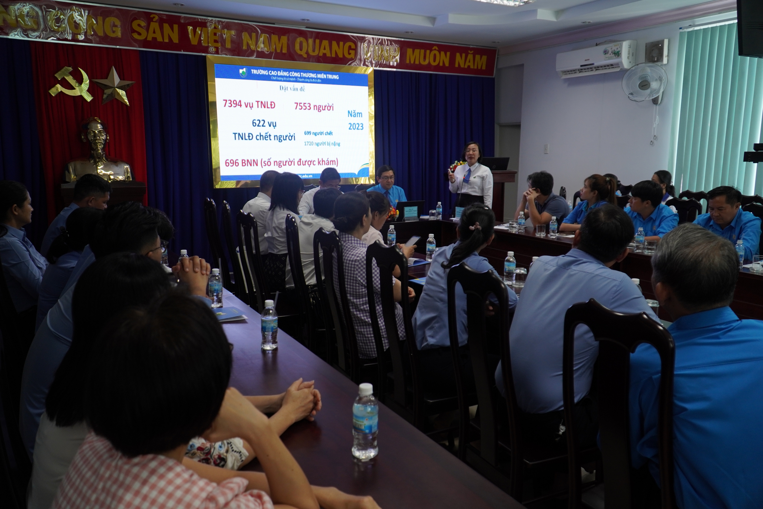 N&acirc;ng cao vai tr&ograve; của C&ocirc;ng đo&agrave;n trong c&ocirc;ng t&aacute;c an to&agrave;n - vệ sinh lao động- Ảnh 3.