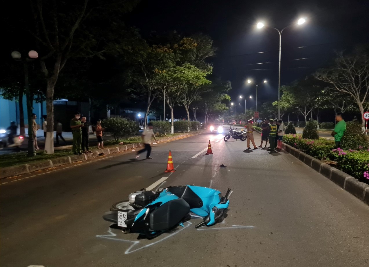 Thanh niên không chấp hành hiệu lệnh, tông CSGT bị thương- Ảnh 1.