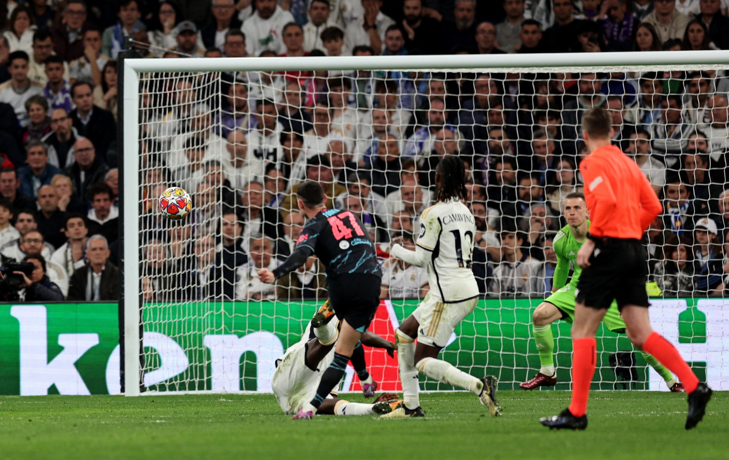 Real Madrid h&ograve;a nghẹt thở Man City trong trận đấu 6 b&agrave;n thắng- Ảnh 6.