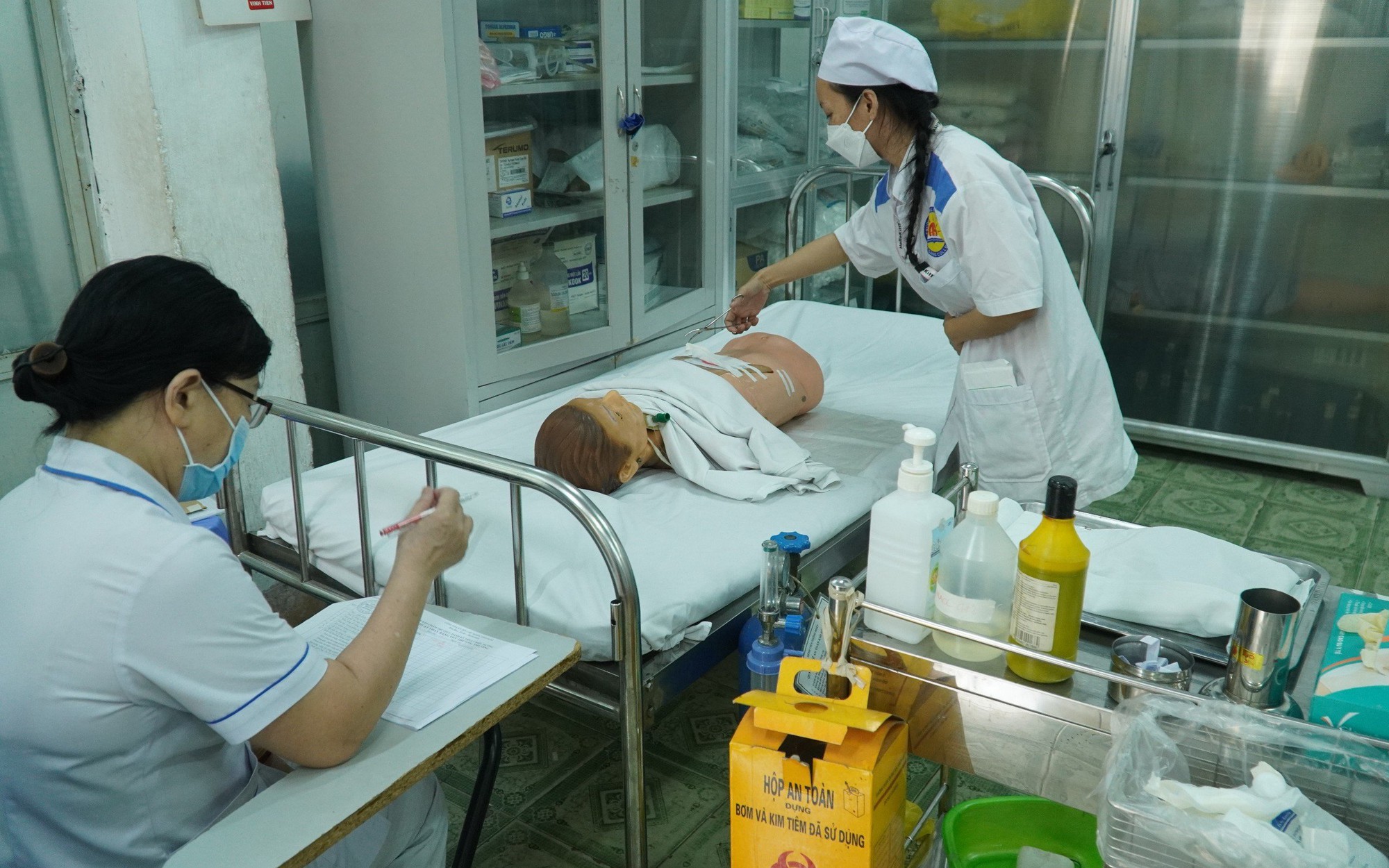 30 suất học bổng toàn phần ngành điều dưỡng tại Singapore