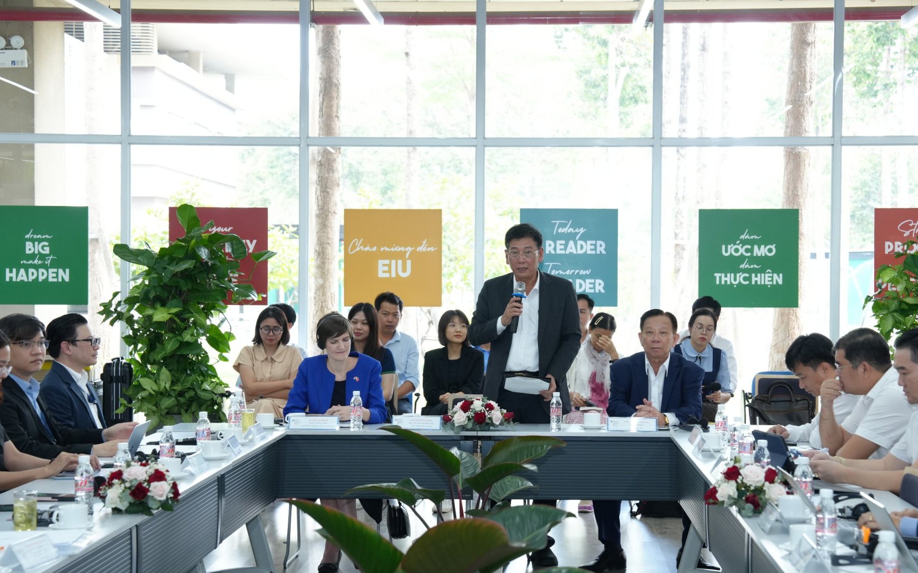 Đại học Quốc tế miền Đông hợp tác với doanh nghiệp Vương quốc Anh về năng lượng tái tạo