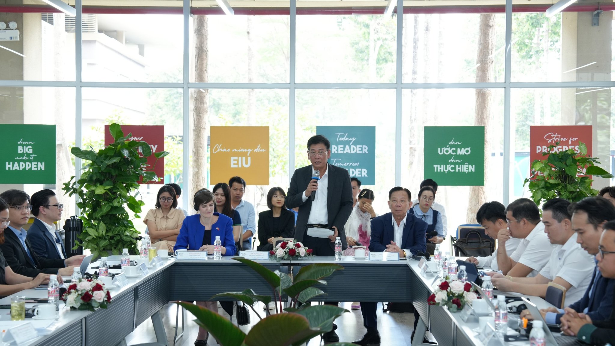Đại học Quốc tế miền Đông hợp tác với doanh nghiệp Vương quốc Anh về năng lượng tái tạo- Ảnh 1.