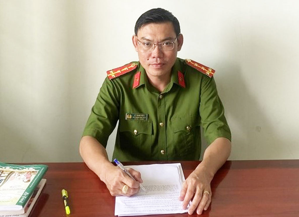 2 đại úy công an ở Long An cứu sống cháu bé người Trung Quốc- Ảnh 1.