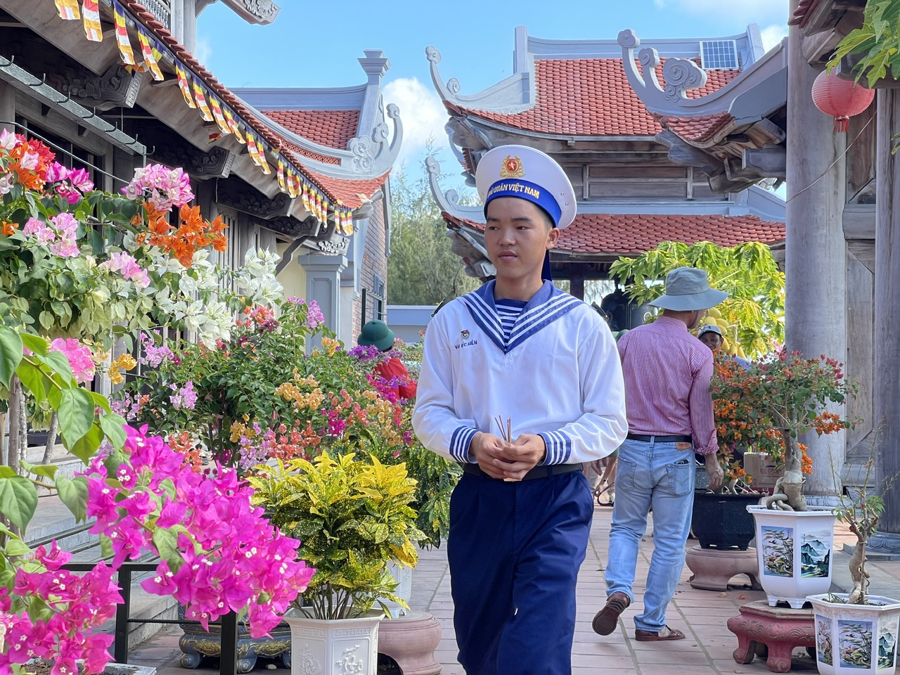 Gần 70 kiều bào thăm Trường Sa dịp 30-4- Ảnh 13.