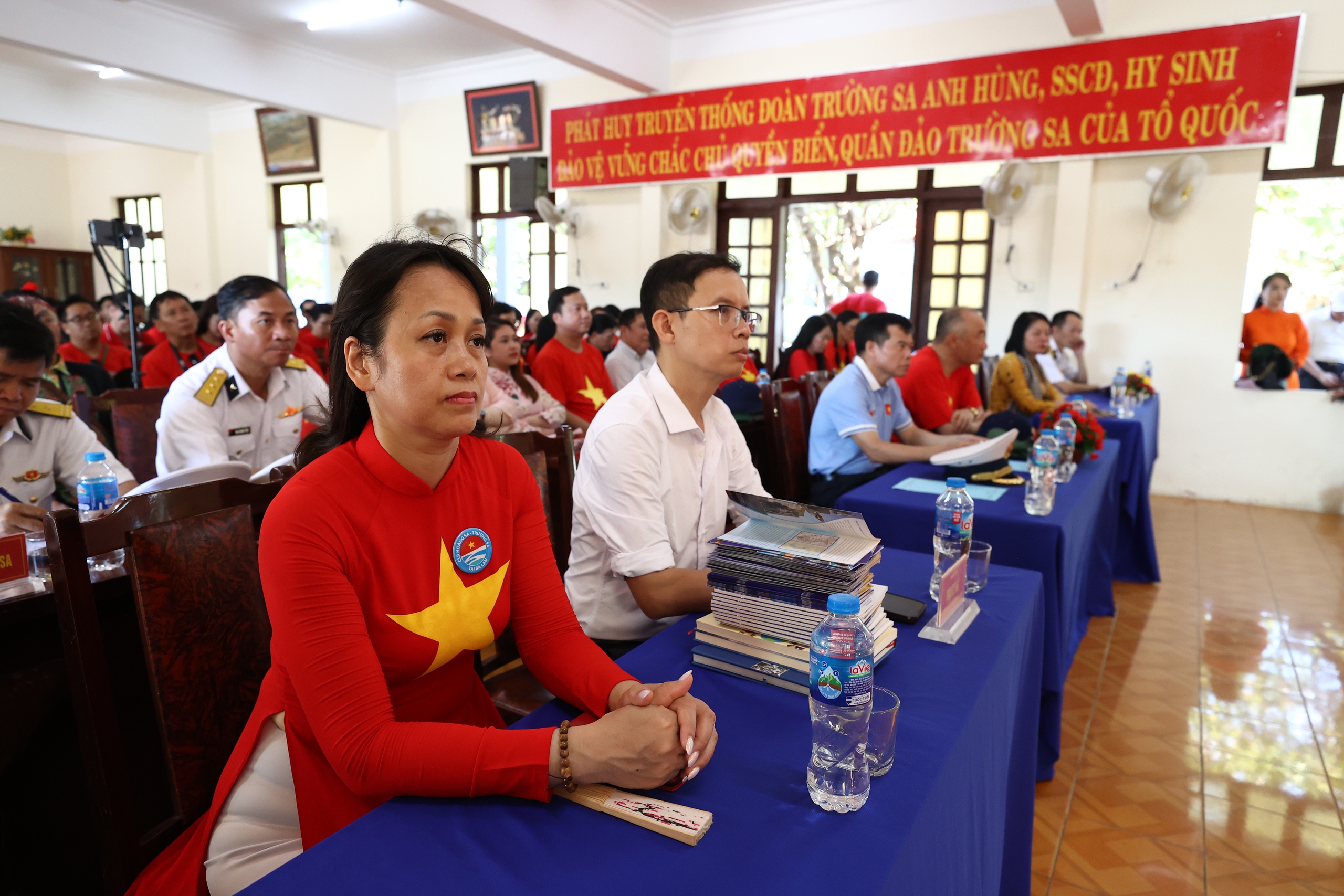 Gần 70 kiều bào thăm Trường Sa dịp 30-4- Ảnh 4.
