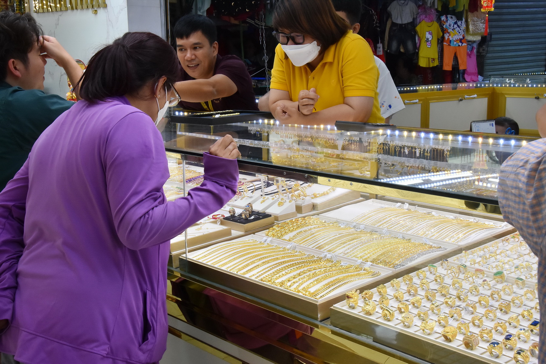 Giá vàng hôm nay, 2-5: Đảo chiều bật tăng- Ảnh 1.