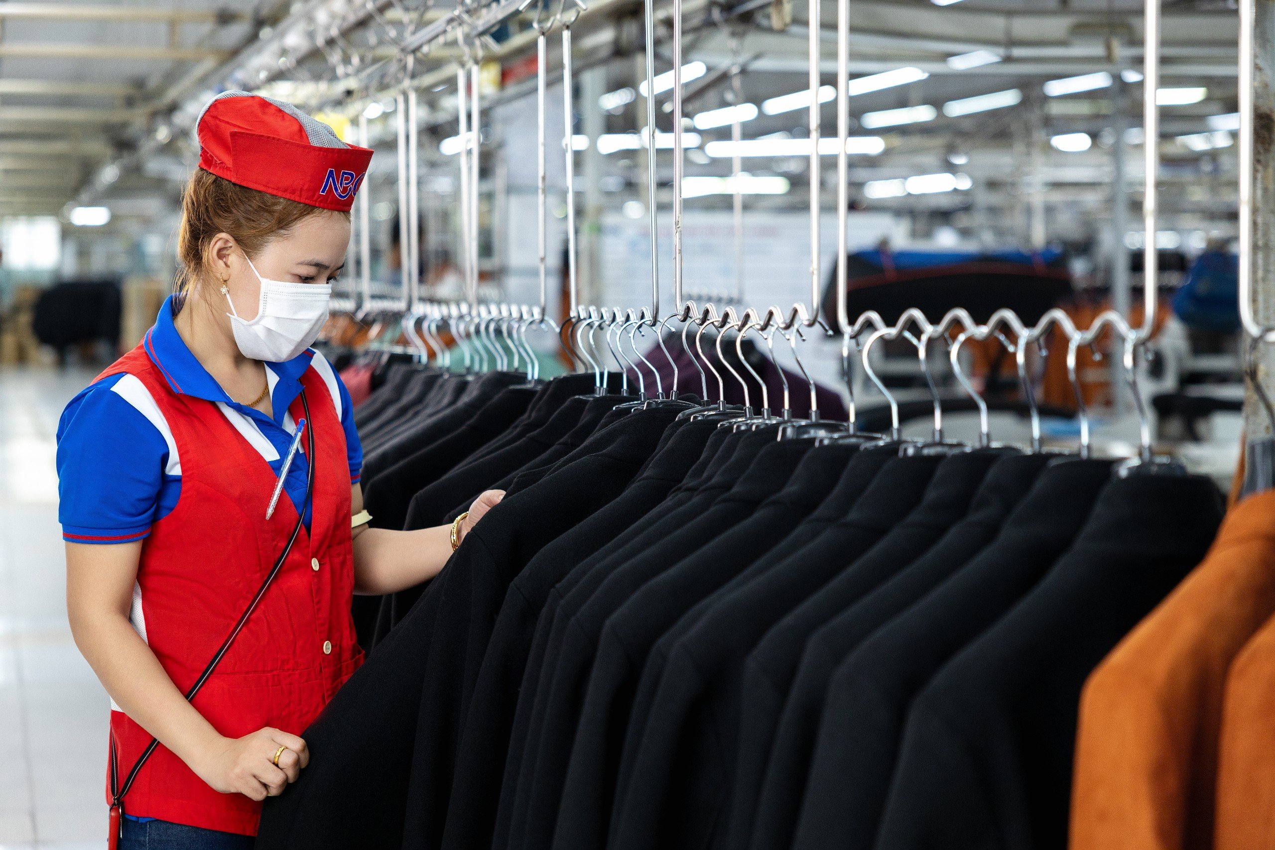 Chậm đóng bảo hiểm y tế cho người lao động, phạt thế nào?- Ảnh 1.