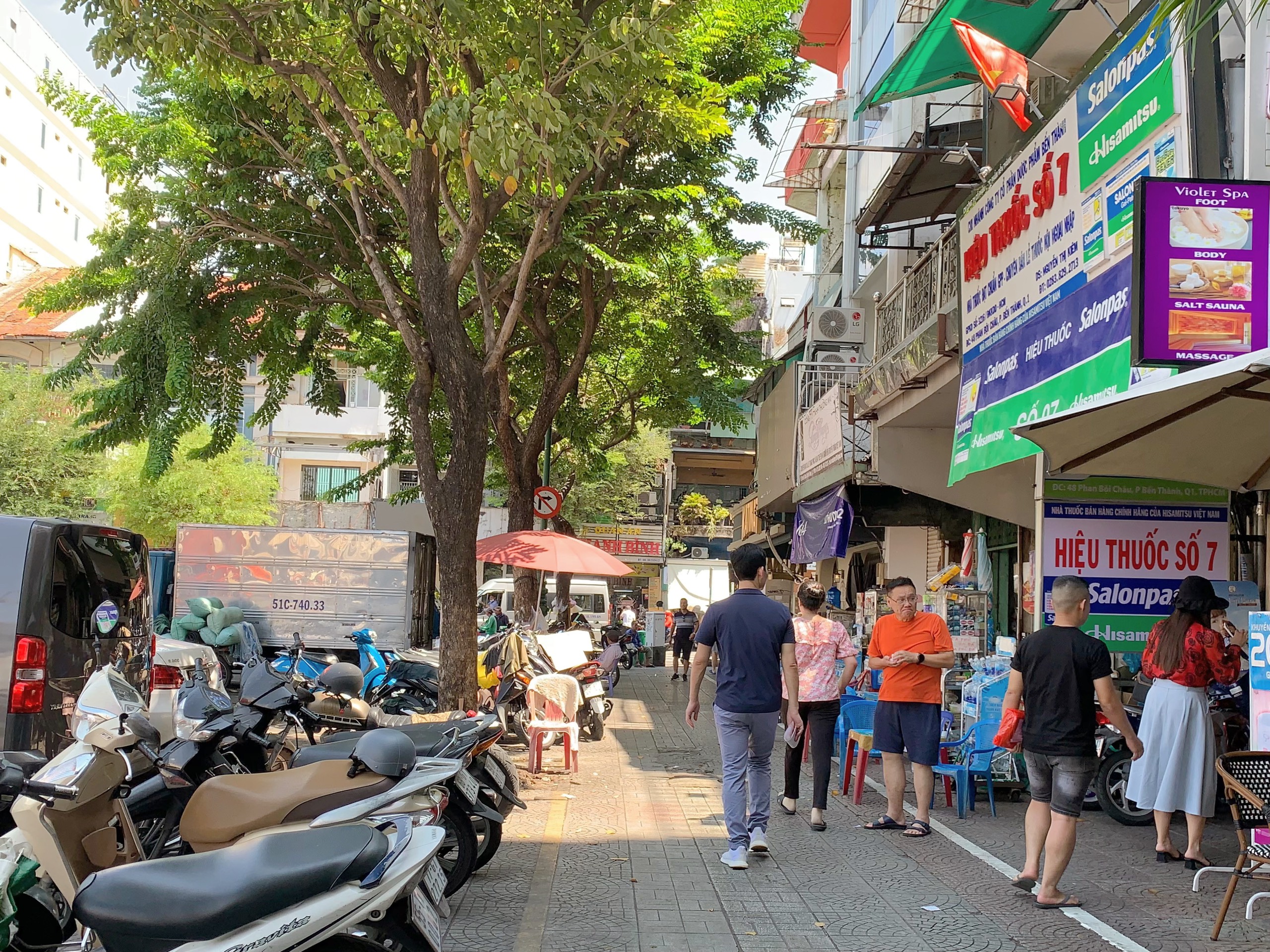 TP HCM: Cận cảnh 11 tuyến đường th&iacute; điểm thu ph&iacute; sử dụng vỉa h&egrave;- Ảnh 7.
