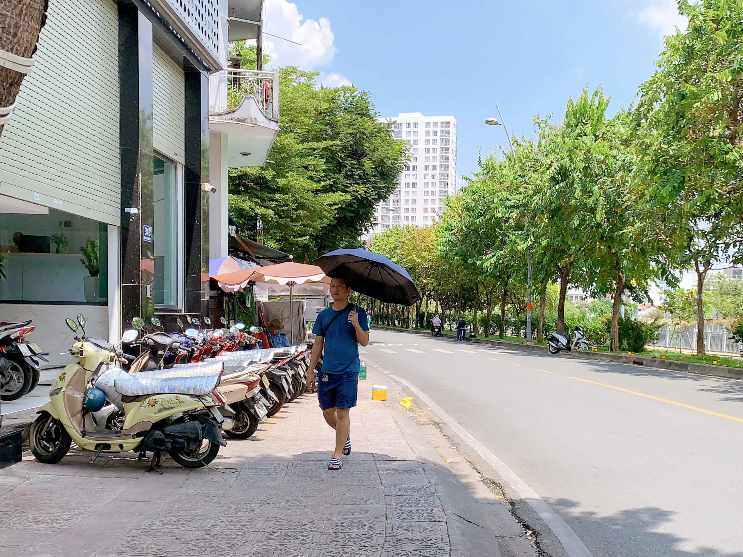 TP HCM: Cận cảnh 11 tuyến đường thí điểm thu phí sử dụng vỉa hè- Ảnh 8.