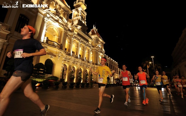 Khám phá thành phố lung linh qua cung đường chạy “di sản”