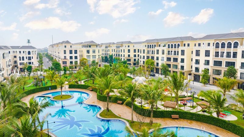 Khi mua c&aacute;c BĐS của Vinhomes, kh&aacute;ch h&agrave;ng sẽ c&oacute; cơ hội trở th&agrave;nh th&agrave;nh vi&ecirc;n của Vinhomes Elite Club v&agrave; hưởng c&aacute;c ưu đ&atilde;i hấp dẫn
