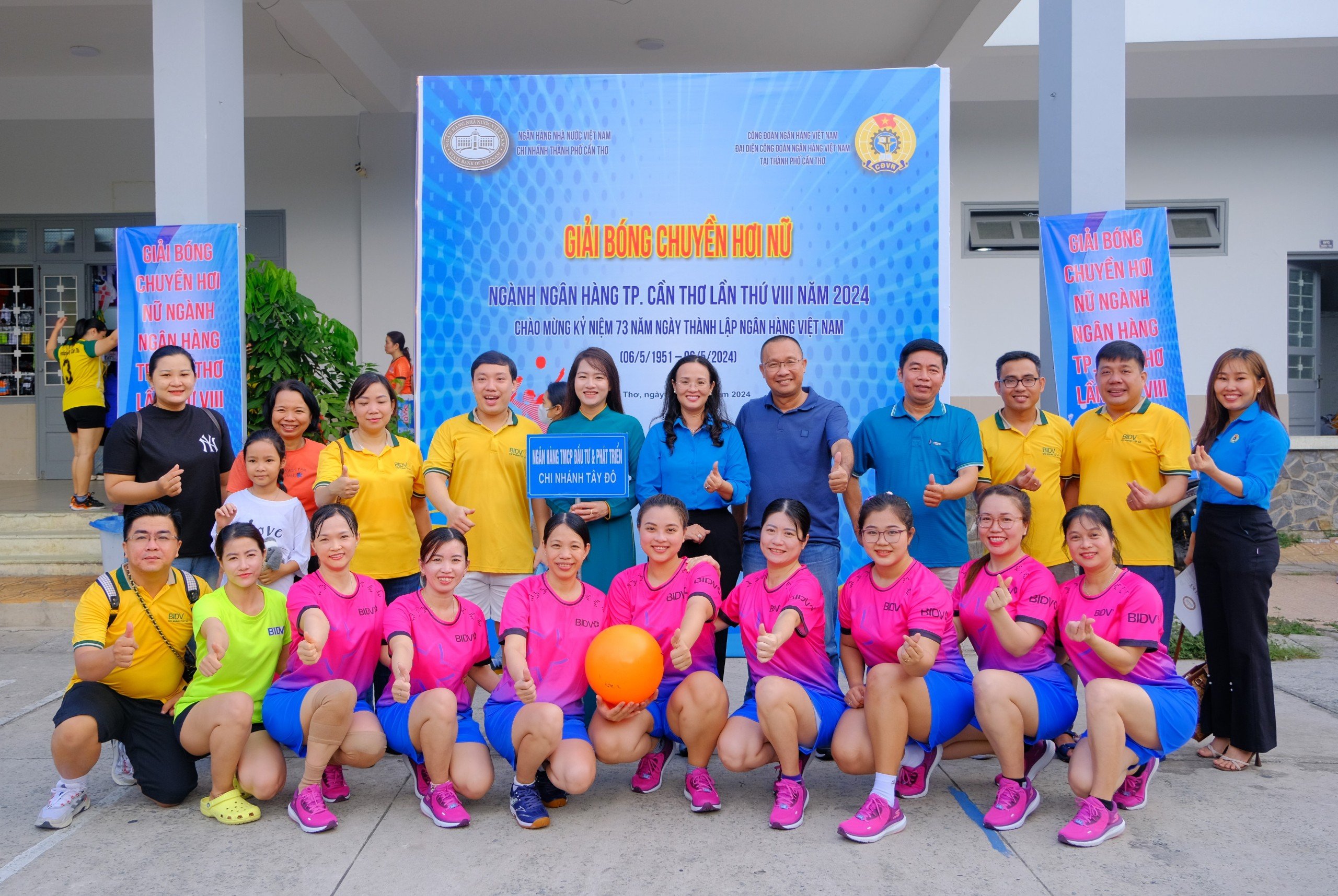 Thử th&aacute;ch cho hơn 300 phụ nữ ng&agrave;nh ng&acirc;n h&agrave;ng tại Cần Thơ- Ảnh 1.