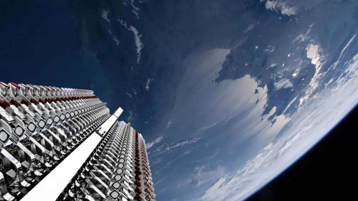 Các vệ tinh của hãng SpaceX (Mỹ) trên quỹ đạo trái đất tầm thấp có thể bị ảnh hưởng bởi bão mặt trời Ảnh: SPACEX