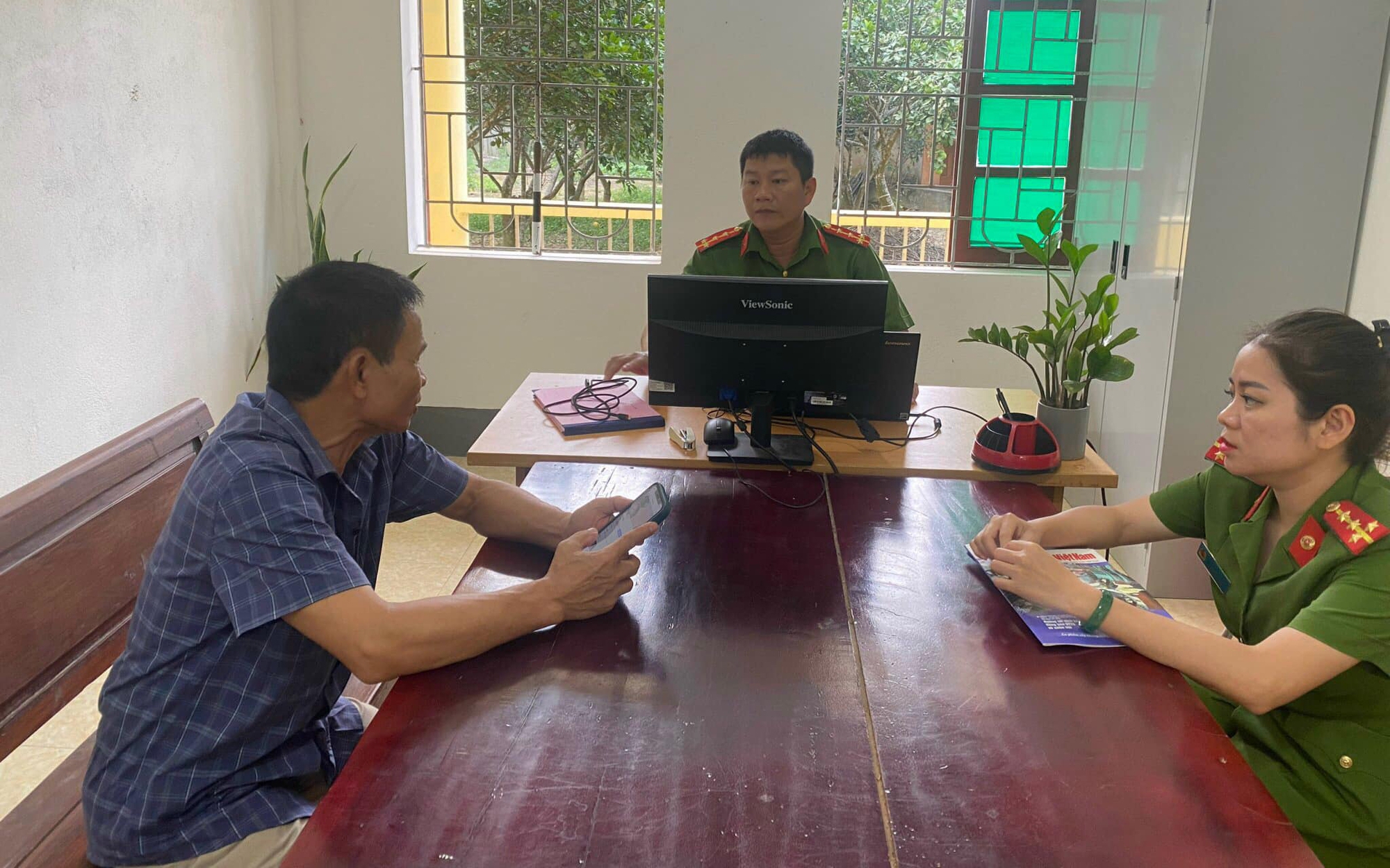 Giả danh “con gái” nhắn tin qua Facebook để lừa chuyển tiền