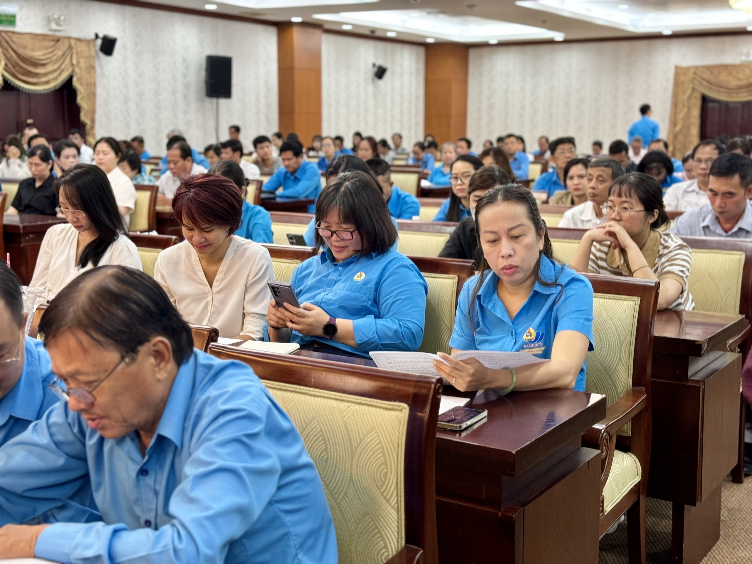 Luật BHXH (sửa đổi): Ngo&agrave;i phương &aacute;n r&uacute;t BHXH 1 lần, cần ch&iacute;nh s&aacute;ch hỗ trợ nh&oacute;m kh&oacute; khăn- Ảnh 4.