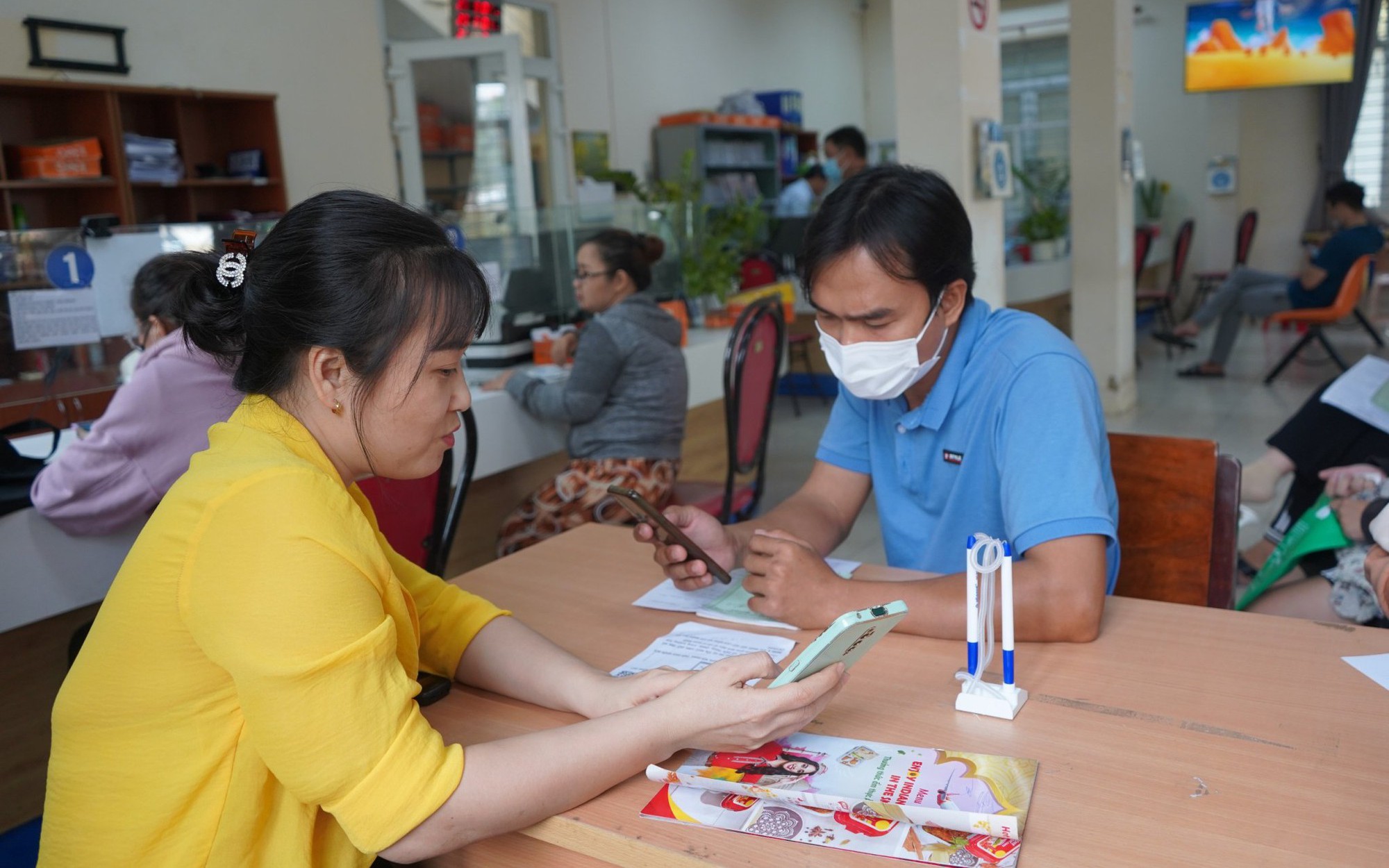 Luật BHXH (sửa đổi): Ngoài phương án rút BHXH 1 lần, cần chính sách hỗ trợ nhóm khó khăn