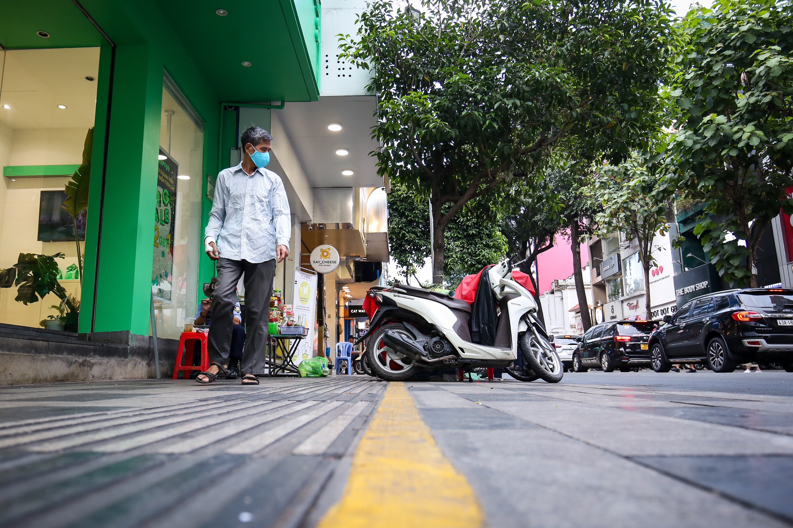 Thu ph&iacute; vỉa h&egrave; cần nhanh hơn- Ảnh 1.