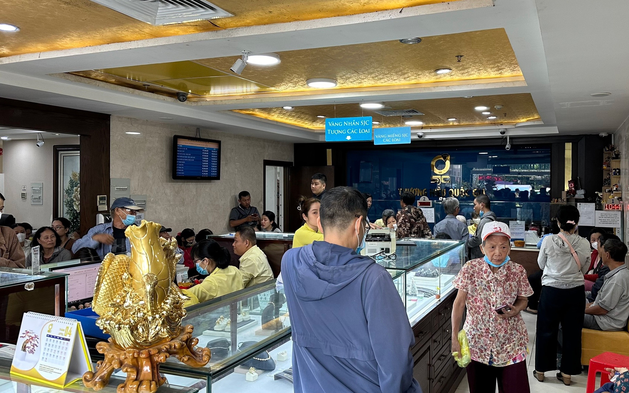 Cân nhắc giải pháp nhập khẩu vàng