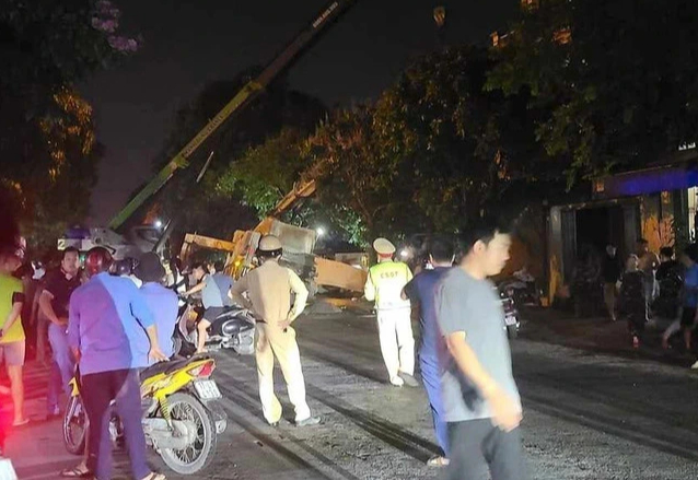 Xe bồn bêtông gặp sự cố, 1 chủ thầu xây dựng tử vong, 4 người bị thương- Ảnh 2.