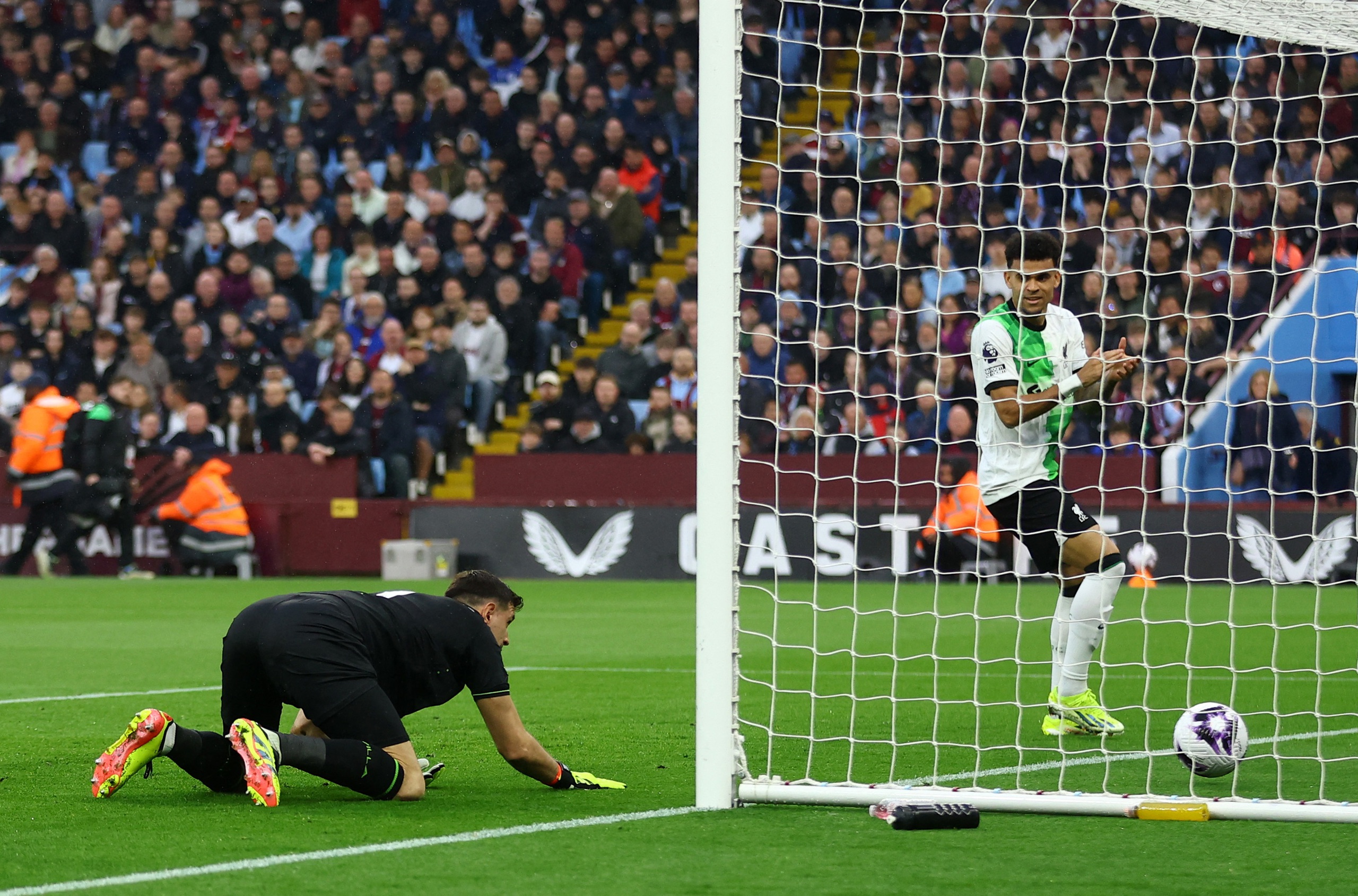 Aston Villa chia điểm Liverpool trong "đại tiệc" 6 bàn thắng- Ảnh 1.