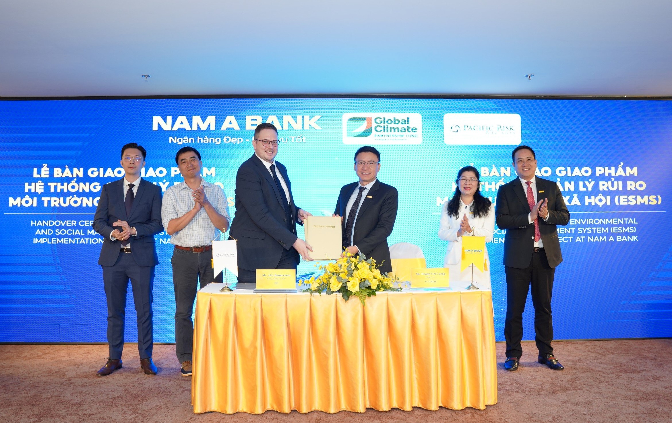 Nam A Bank v&agrave; PRA k&yacute; nhận b&agrave;n giao Giao phẩm hệ thống quản l&yacute; rủi ro m&ocirc;i trường v&agrave; x&atilde; hội ESMS- Ảnh 1.