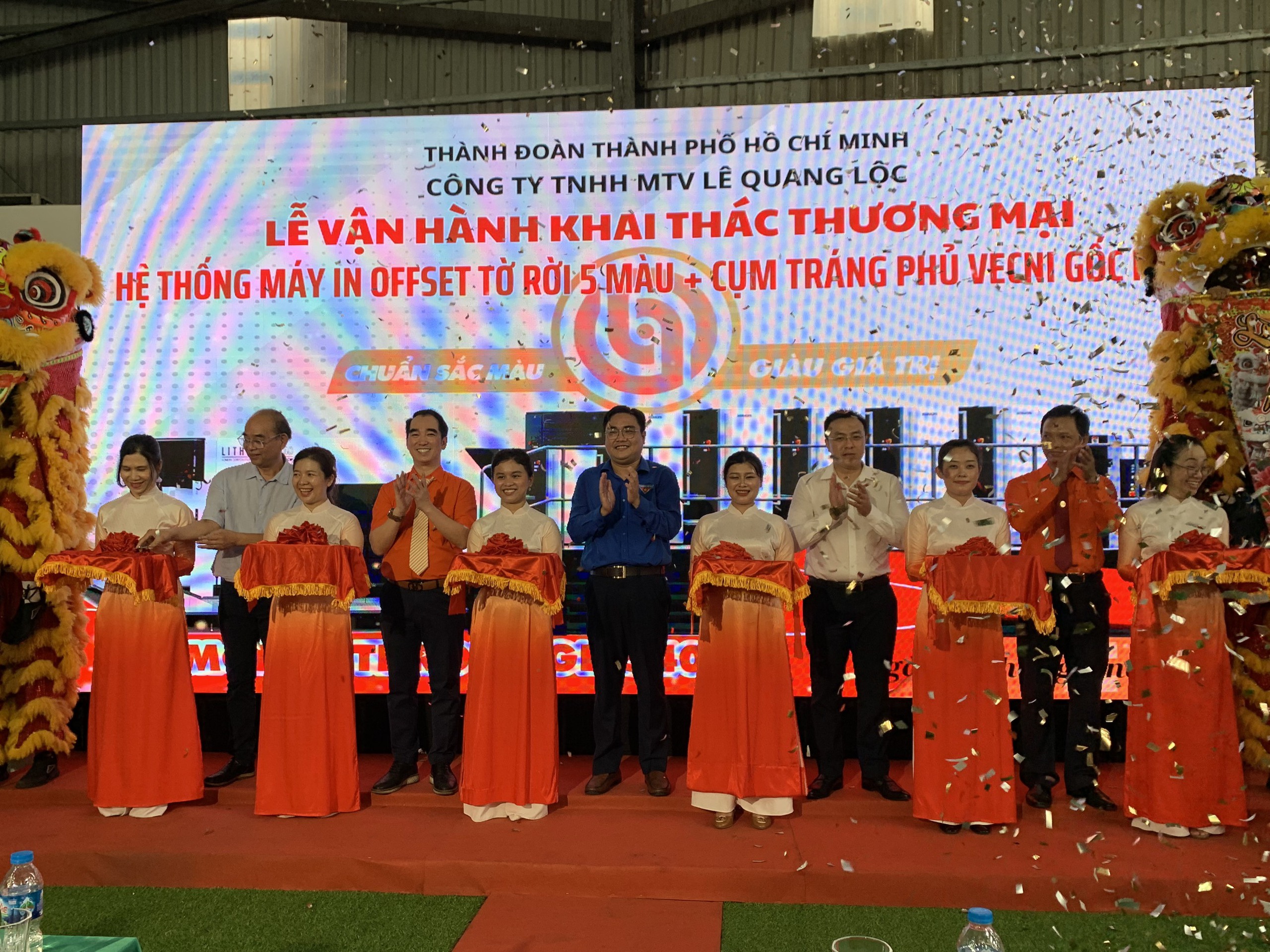 Nhà in Lê Quang Lộc khai thác "Hệ thống máy in Offset tờ rời 5 màu cụm tráng phủ vecni gốc nước"- Ảnh 2. Nhà in Lê Quang Lộc khai thác "Hệ thống máy in Offset tờ rời 5 màu cụm tráng phủ vecni gốc nước"- Ảnh 2.