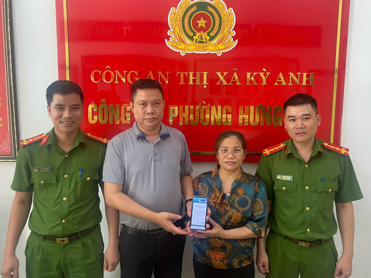 Tìm được người phụ nữ chuyển nhầm hơn 365 triệu đồng để trả lại- Ảnh 1.