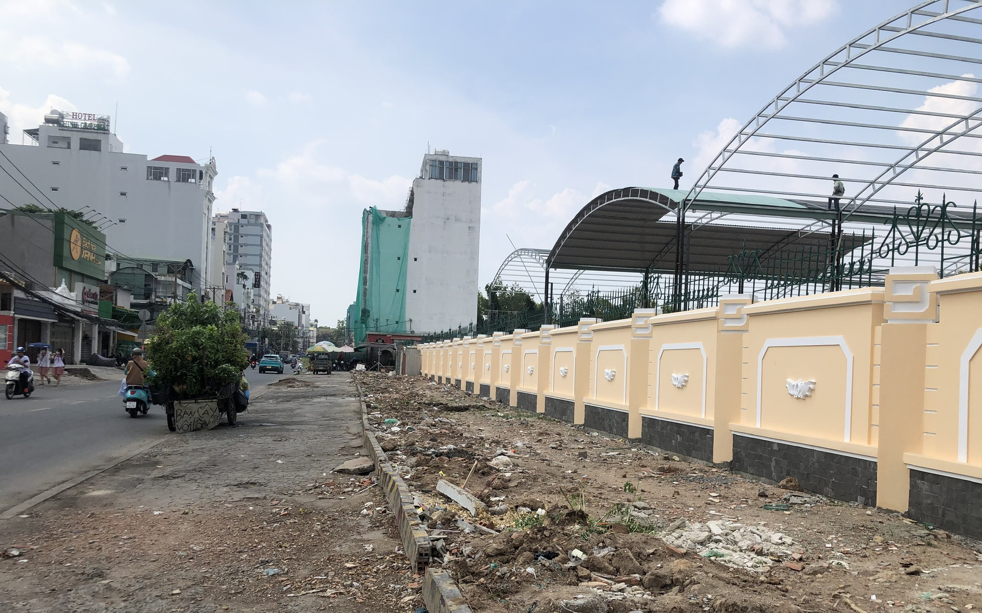 Diện mạo mới của đường Hoàng Hoa Thám sau phản ánh của Báo Người Lao Động