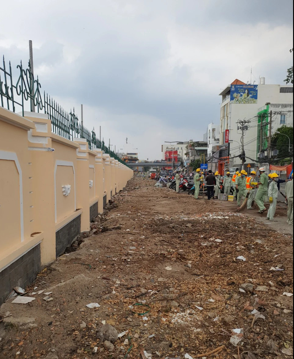 Diện mạo mới của đường Ho&agrave;ng Hoa Th&aacute;m sau phản &aacute;nh của B&aacute;o Người Lao Động- Ảnh 5.