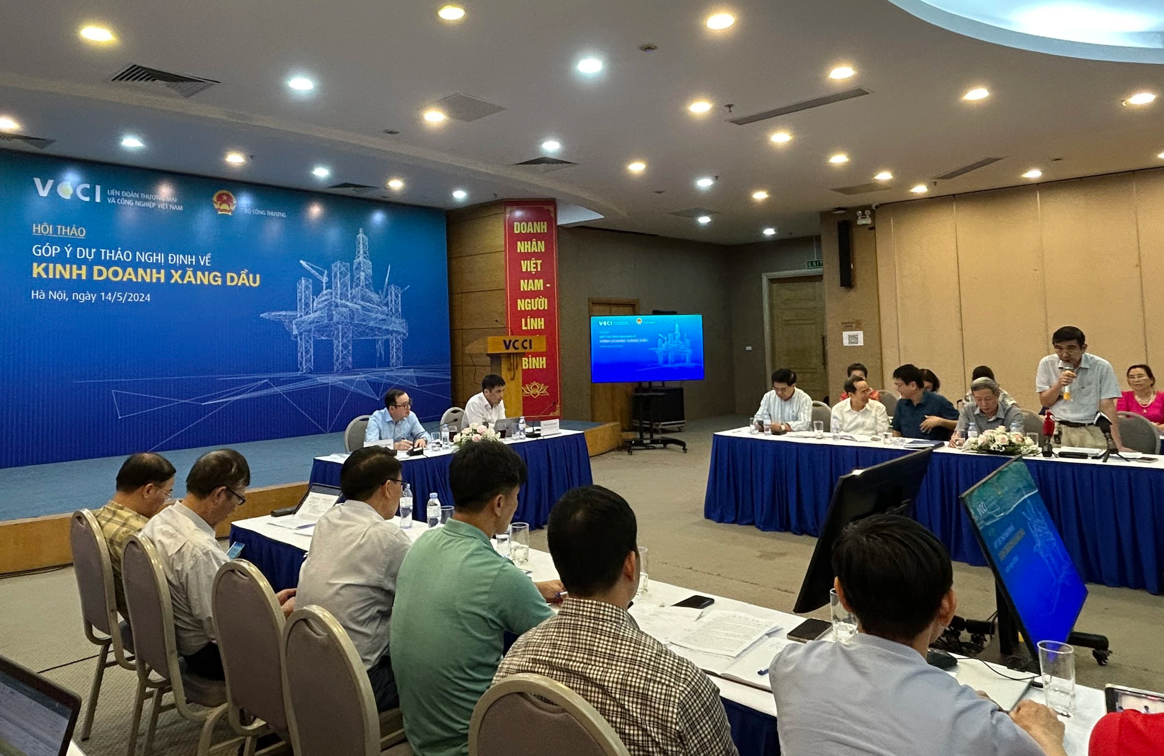 Doanh nghiệp tự quyết, giá xăng dầu sẽ "mấp mô"- Ảnh 1.