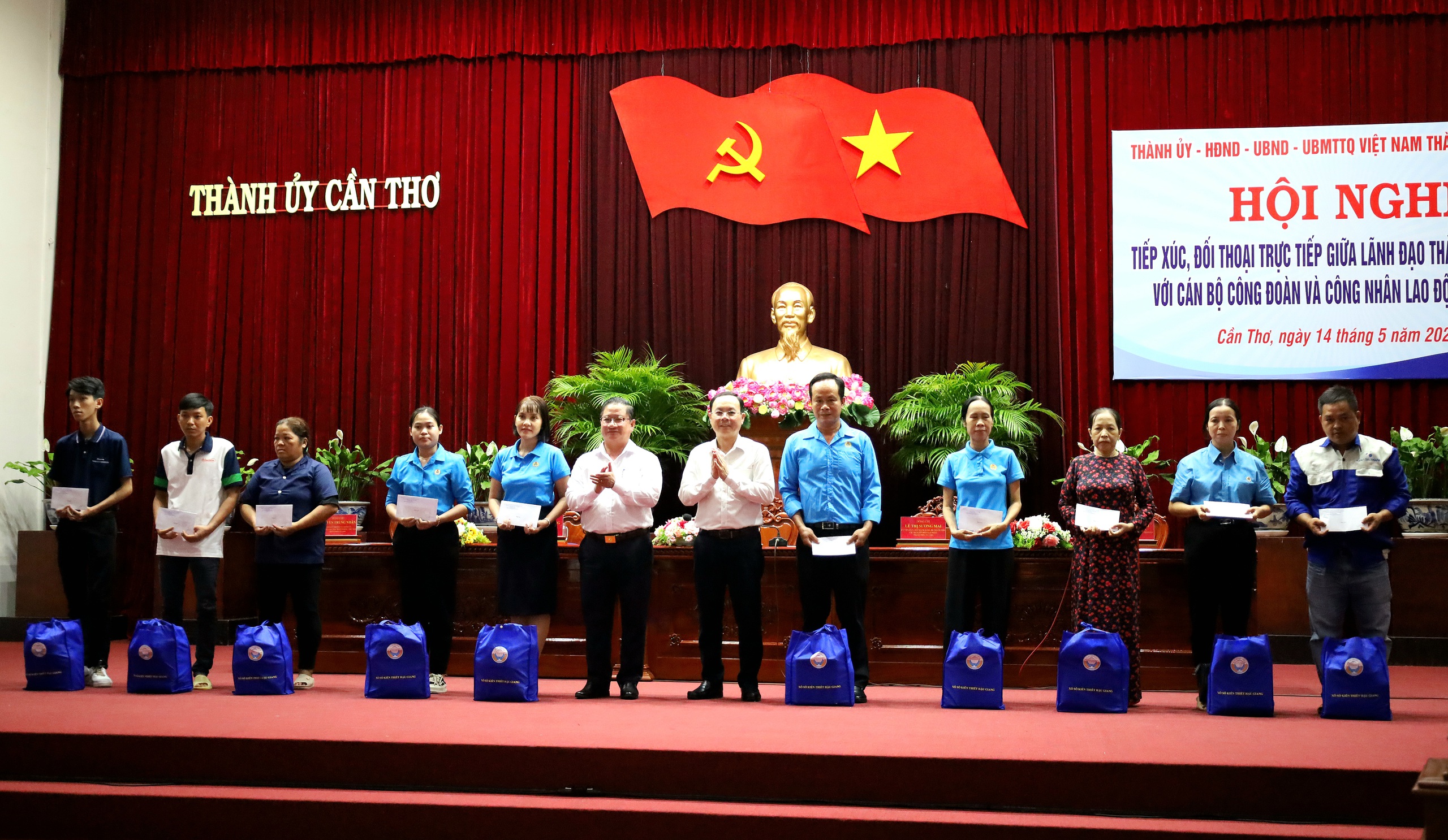 B&iacute; thư Nguyễn Văn Hiếu cảm ơn c&ocirc;ng nh&acirc;n g&oacute;p 