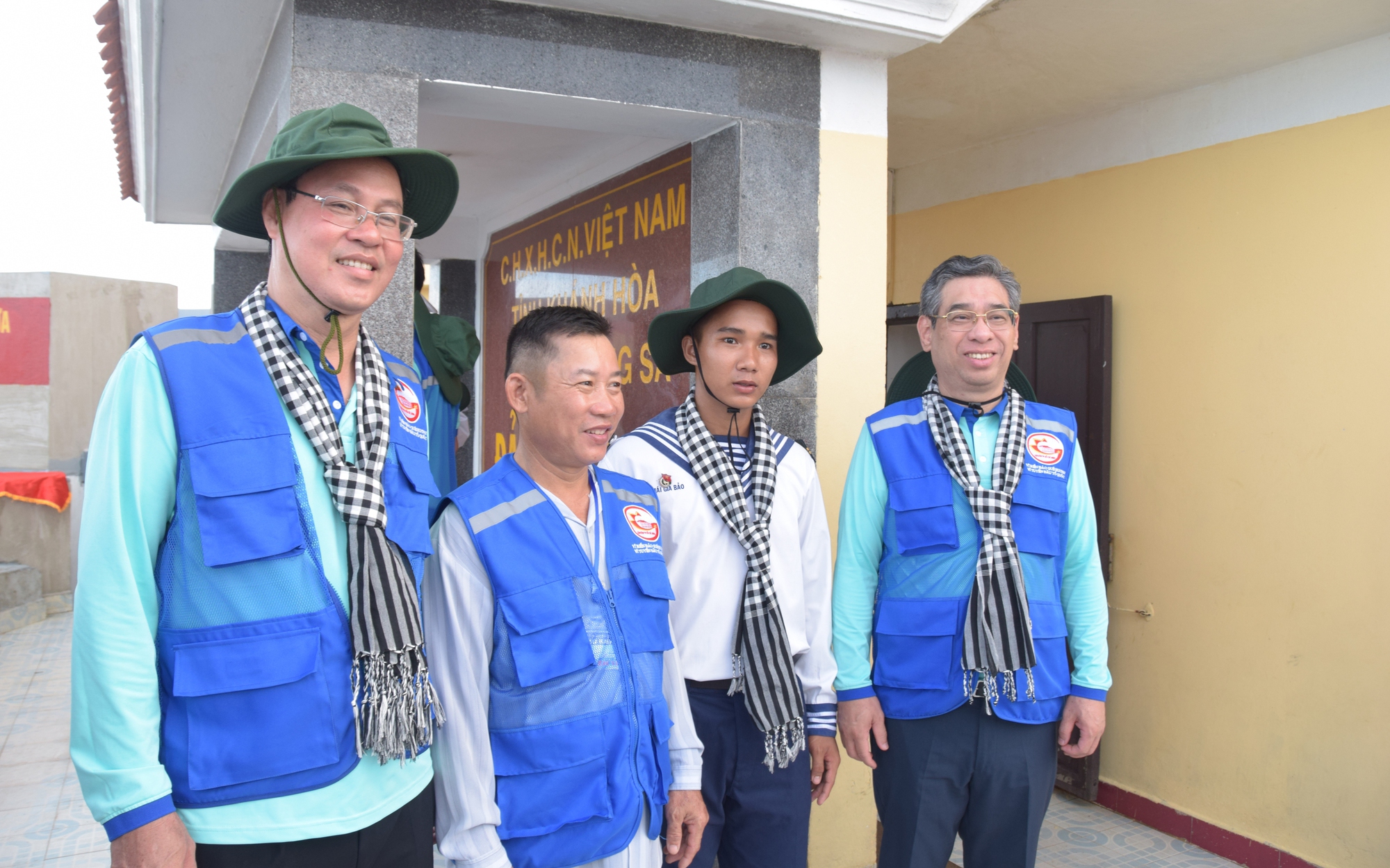 TRỌN VẸN NGHĨA TÌNH TP HỒ CHÍ MINH - TRƯỜNG SA (*): Đem ra yêu thương, đem về niềm tin