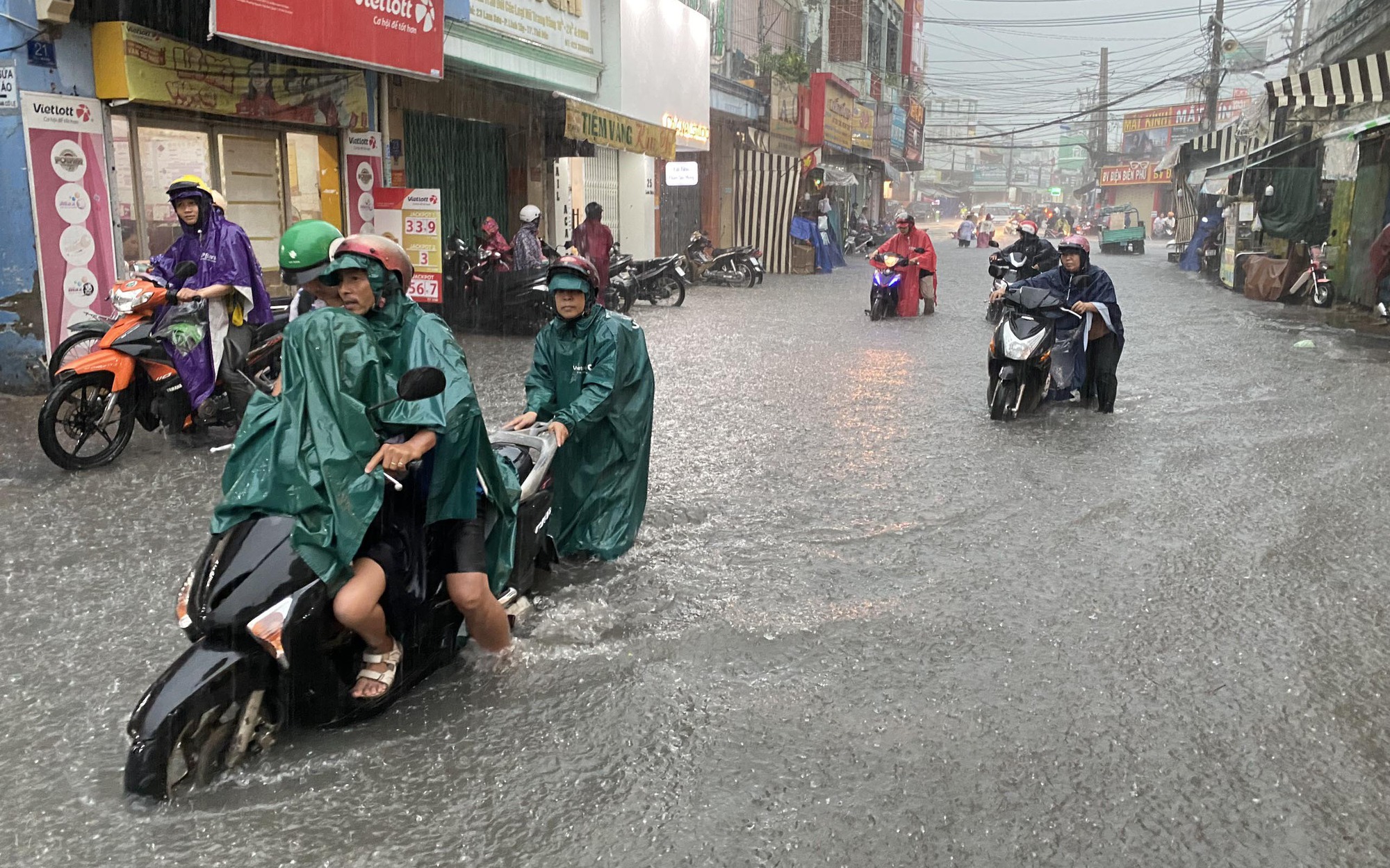 Phép thử chống ngập sau trận mưa chiều 15-5