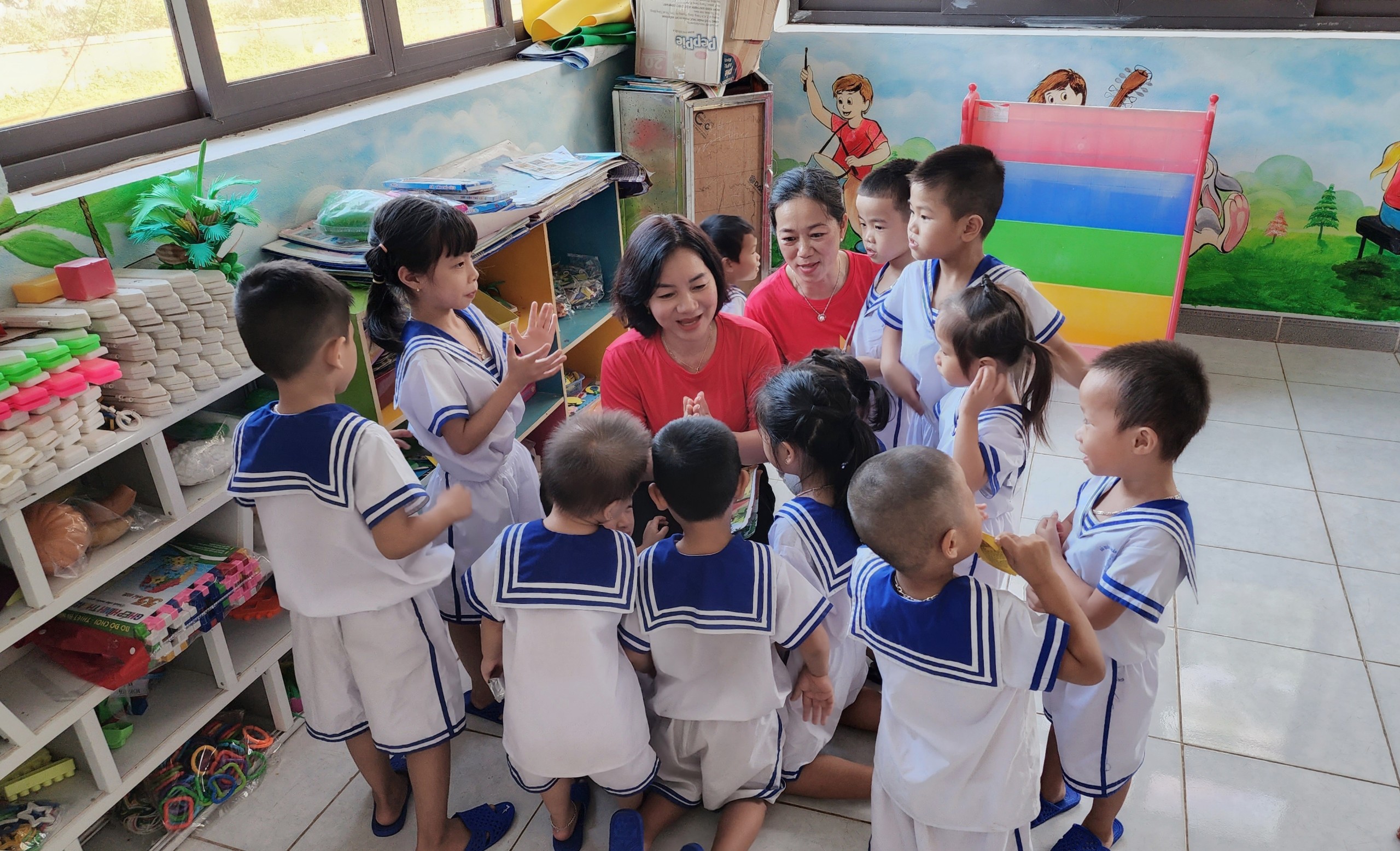Tặng cờ Tổ quốc cho Vùng 3 Hải quân và người dân Quảng Trị- Ảnh 7.
