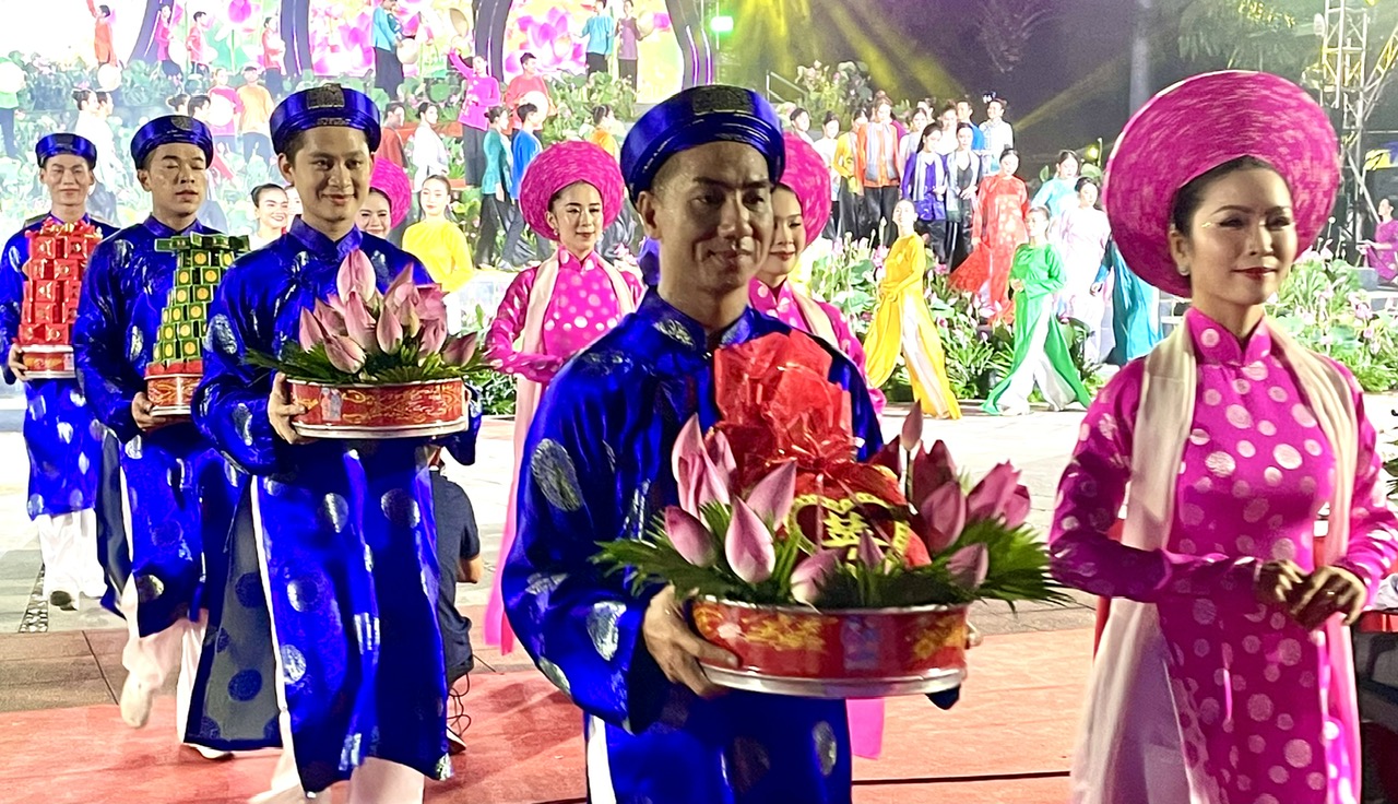 Đồng Tháp chính thức khai mạc Lễ hội Sen lần thứ II- Ảnh 3.