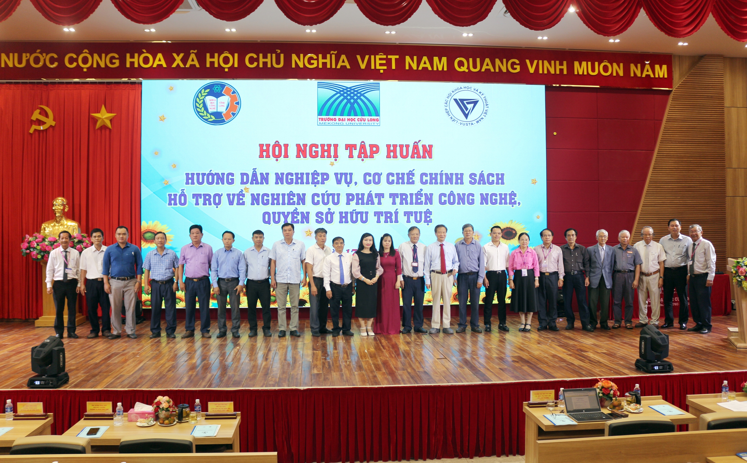 Hội nghị về c&ocirc;ng nghệ v&agrave; sở hữu tr&iacute; tuệ tại Trường ĐH Cửu Long- Ảnh 5.