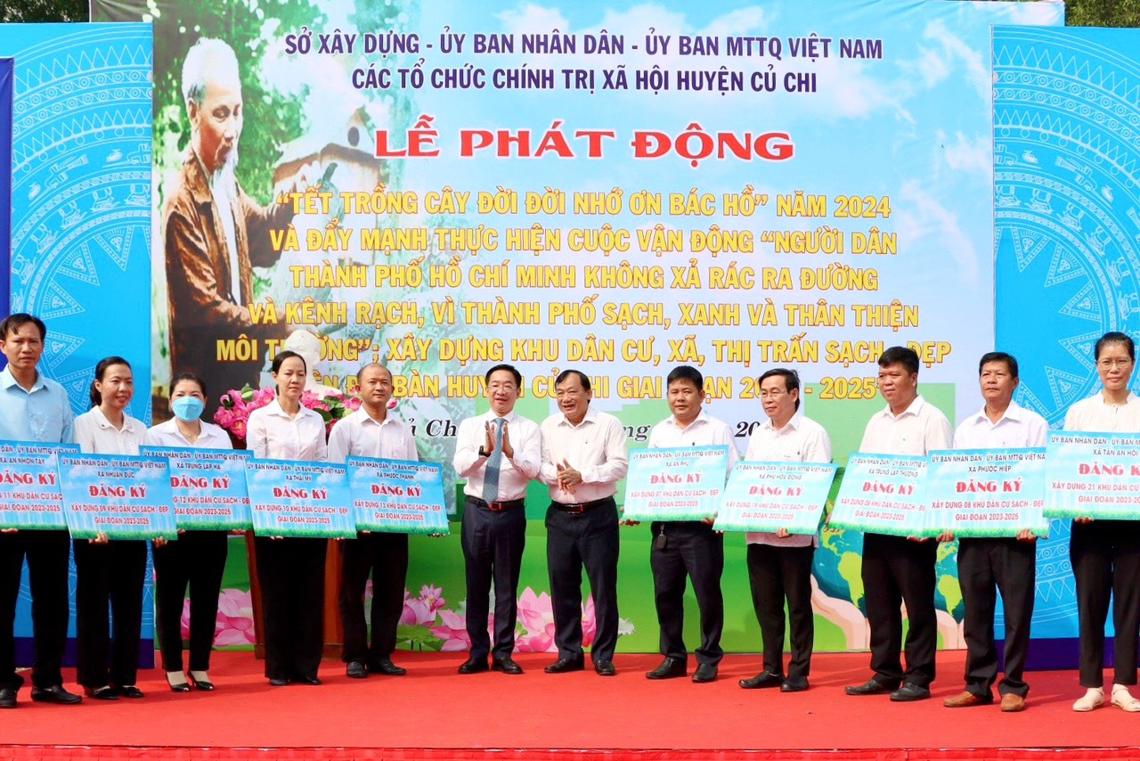 Ph&aacute;t động "Tết trồng c&acirc;y đời đời nhớ ơn B&aacute;c Hồ" nh&acirc;n kỷ niệm 134 năm ng&agrave;y sinh của Chủ tịch Hồ Ch&iacute; Minh- Ảnh 1.