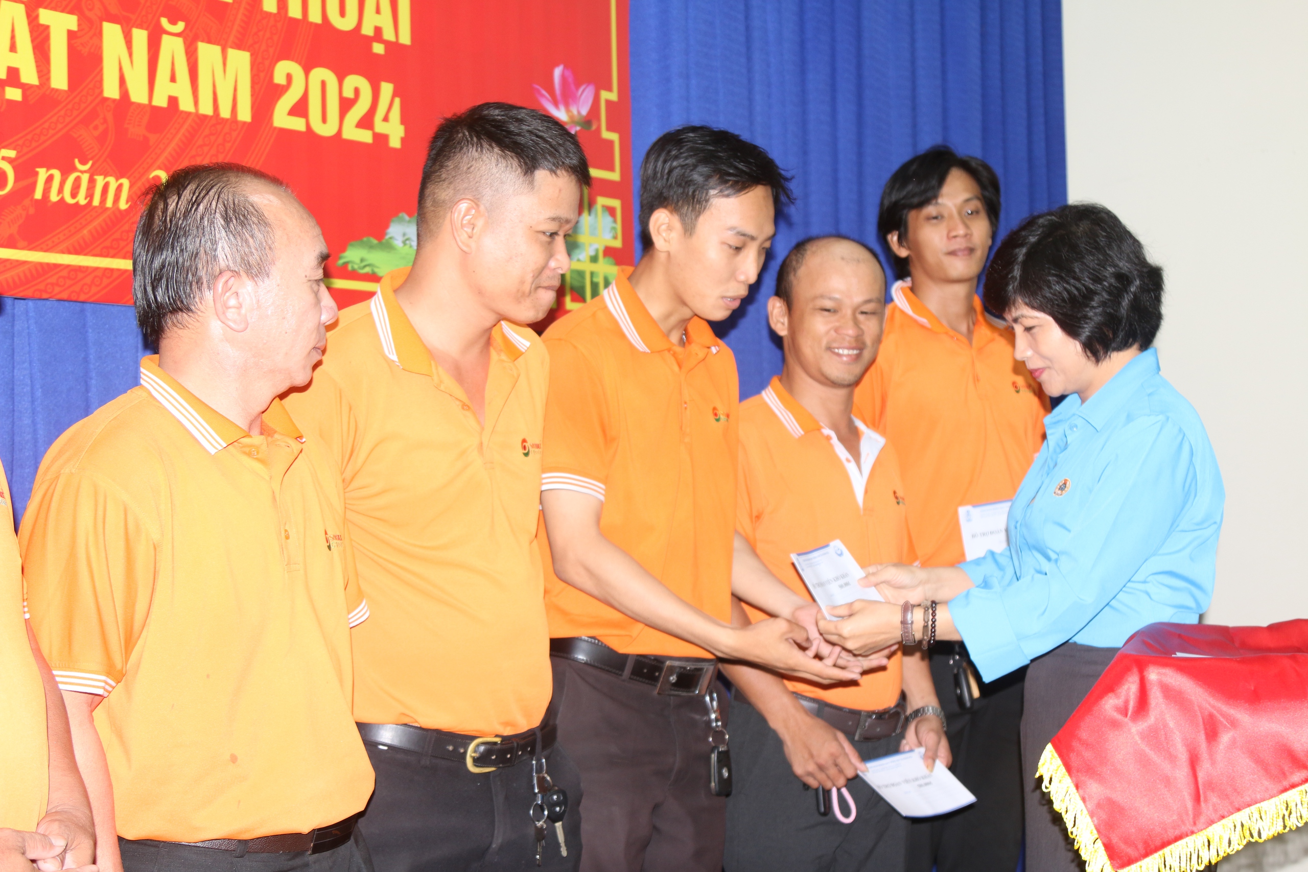 Nhiều đo&agrave;n vi&ecirc;n, người lao động được hưởng lợi từ thoả ước nh&oacute;m
- Ảnh 1.