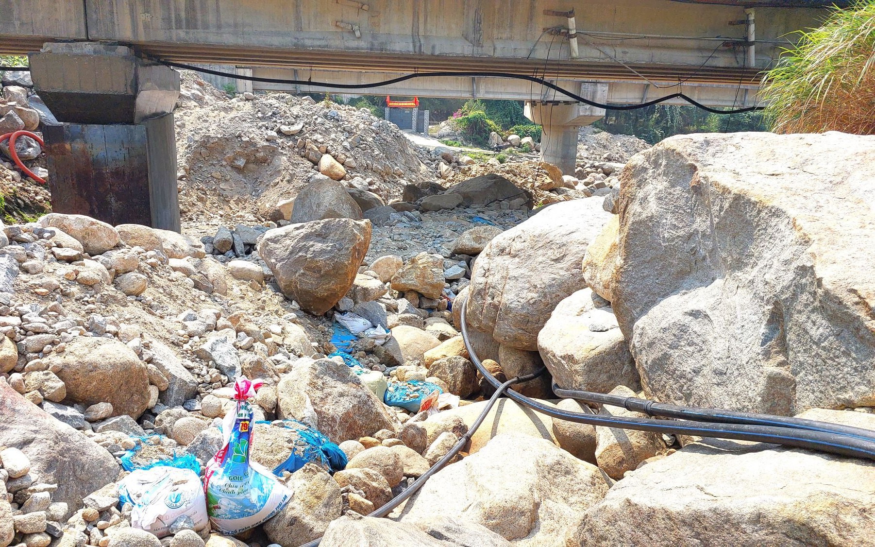 4 nguyên nhân khiến suối nổi tiếng ở Đà Nẵng cạn trơ đáy