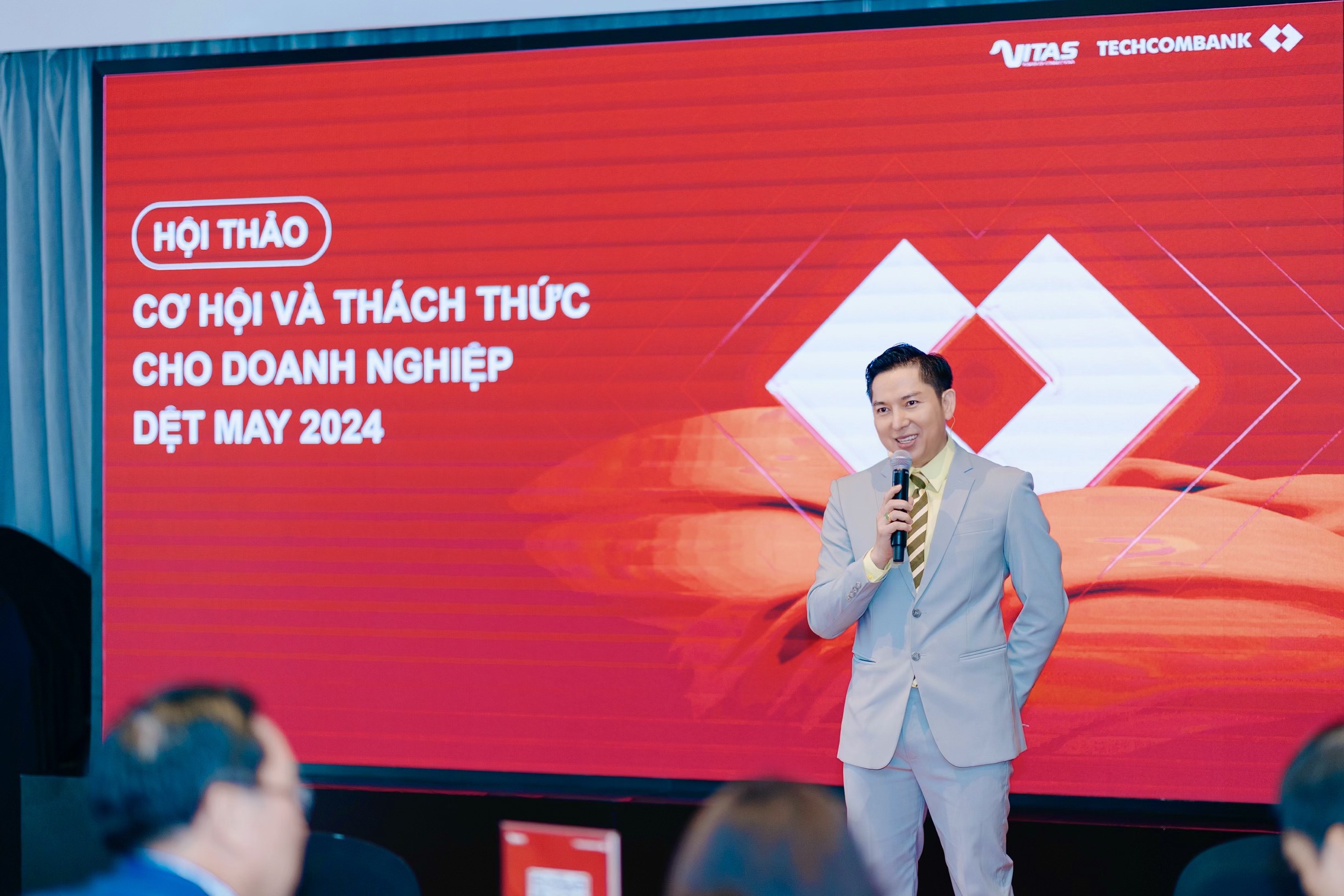 Techcombank với sự kiện &ldquo;Cơ hội v&agrave; th&aacute;ch thức cho doanh nghiệp Dệt may 2024&rdquo;- Ảnh 2.