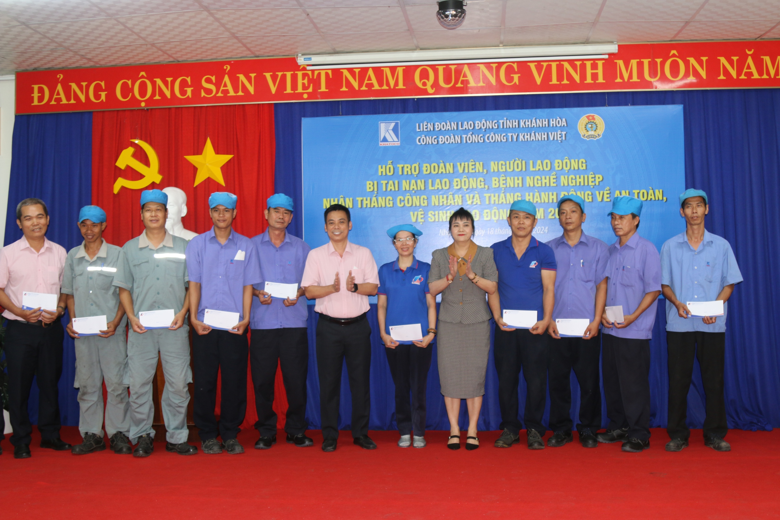 Ấm &aacute;p "Bữa cơm C&ocirc;ng đo&agrave;n" tại C&ocirc;ng ty CP In Bao b&igrave; Khatoco- Ảnh 2.
