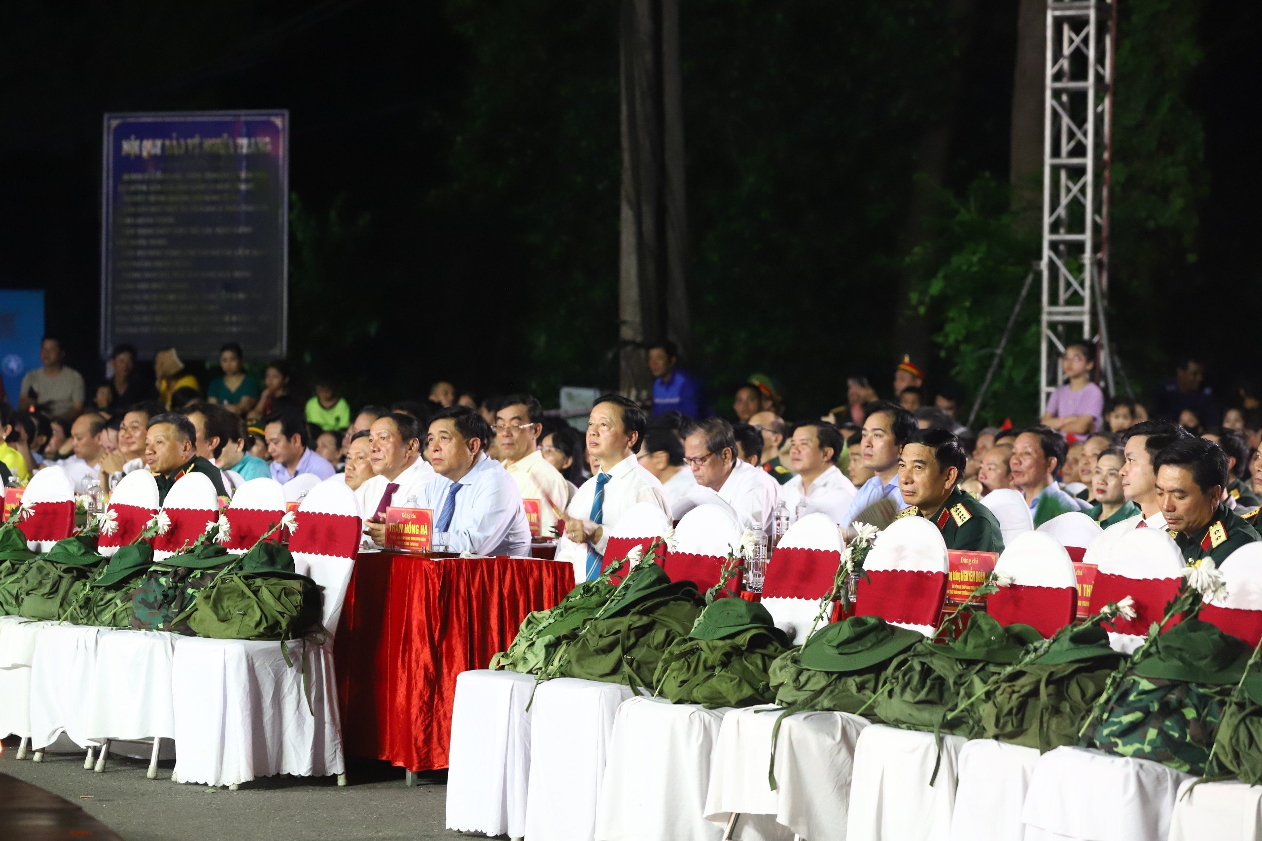 X&uacute;c động chương tr&igrave;nh nghệ thuật đặc biệt "Trường Sơn - Ch&acirc;n trần ch&iacute; th&eacute;p" - Ảnh 2.