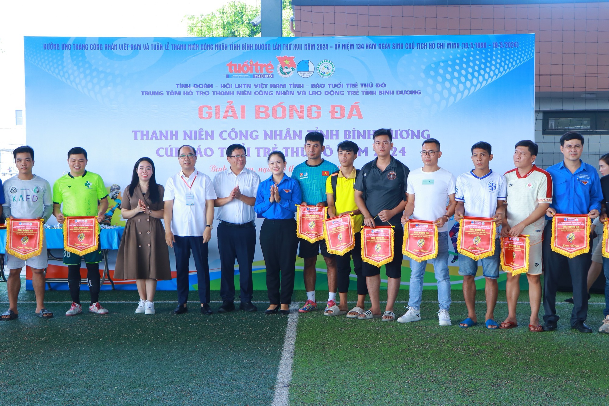 Ng&agrave;y trọng đại của 6 cặp đ&ocirc;i c&ocirc;ng nh&acirc;n ở B&igrave;nh Dương- Ảnh 3.