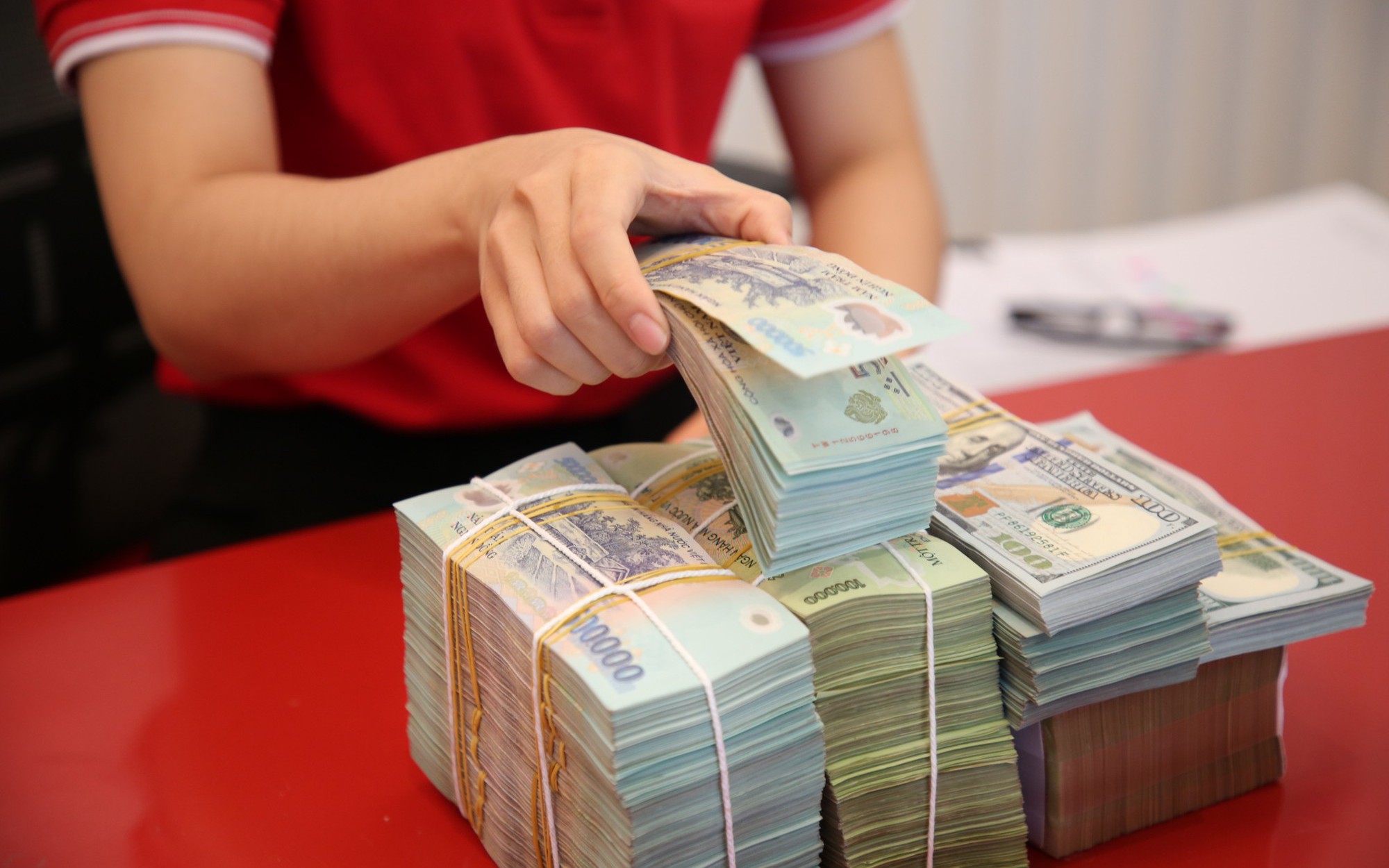 Vay tiền phải mua bảo hiểm, Ng&acirc;n h&agrave;ng Nh&agrave; nước n&oacute;i g&igrave;?