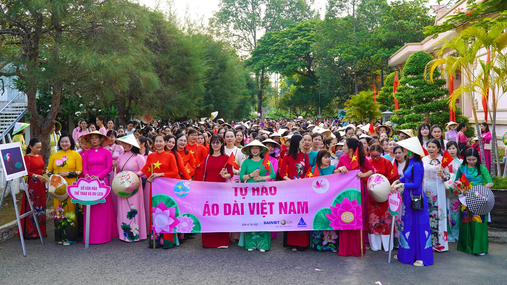 Những hình ảnh đẹp, “độc” tại Lễ hội Sen tỉnh Đồng Tháp- Ảnh 49.