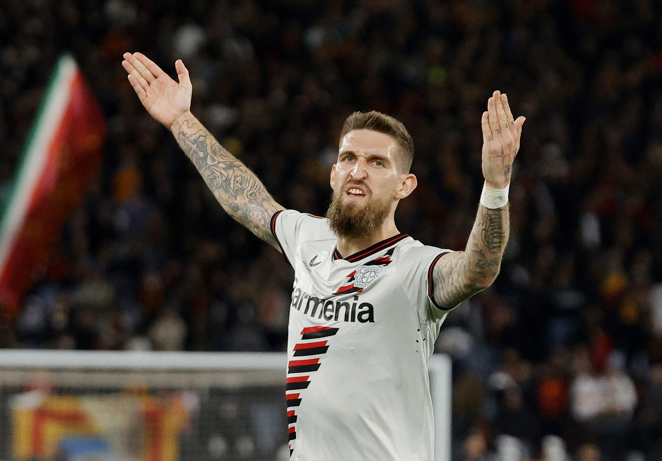 AS Roma thua cay đắng Leverkusen ngay tr&ecirc;n s&acirc;n nh&agrave;- Ảnh 2.