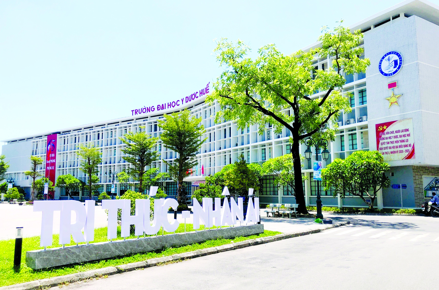 Trường Đại học Y - Dược, Đại học Huế: Khẳng định vị thế trên hai trụ cột trường - viện- Ảnh 1.