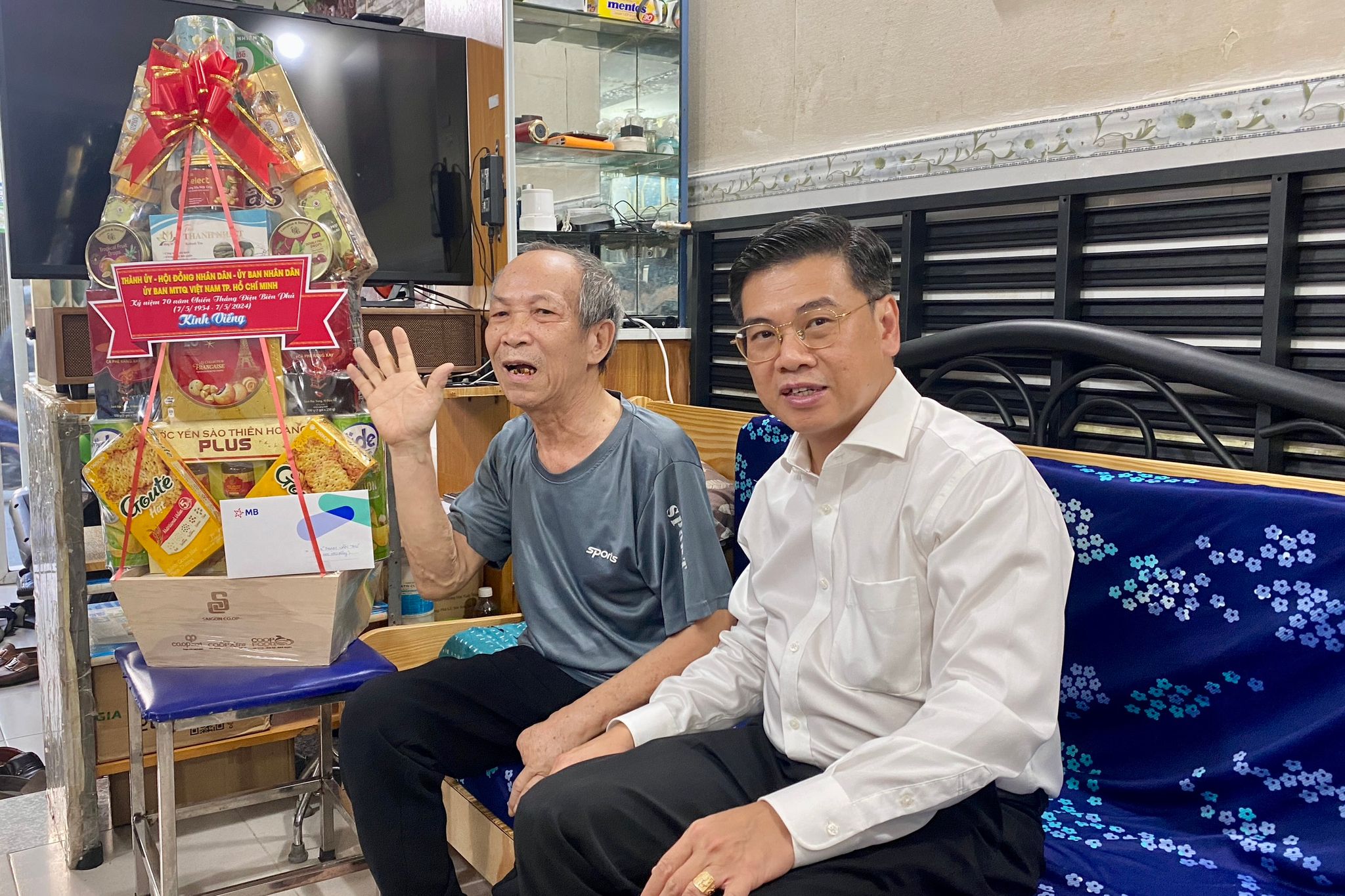 L&atilde;nh đạo TP HCM thăm hỏi cựu chiến binh Điện Bi&ecirc;n Phủ- Ảnh 4.